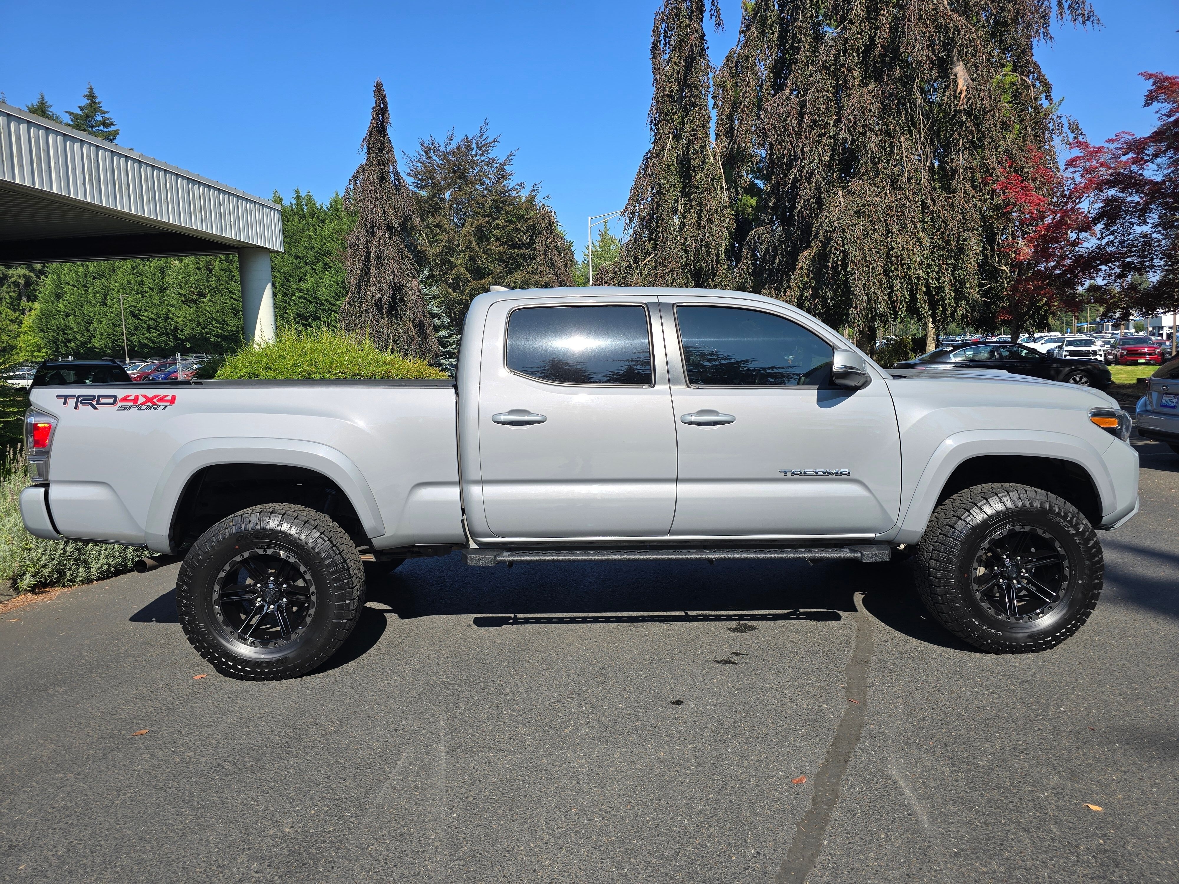 Used 2021  Toyota SR5 image 3