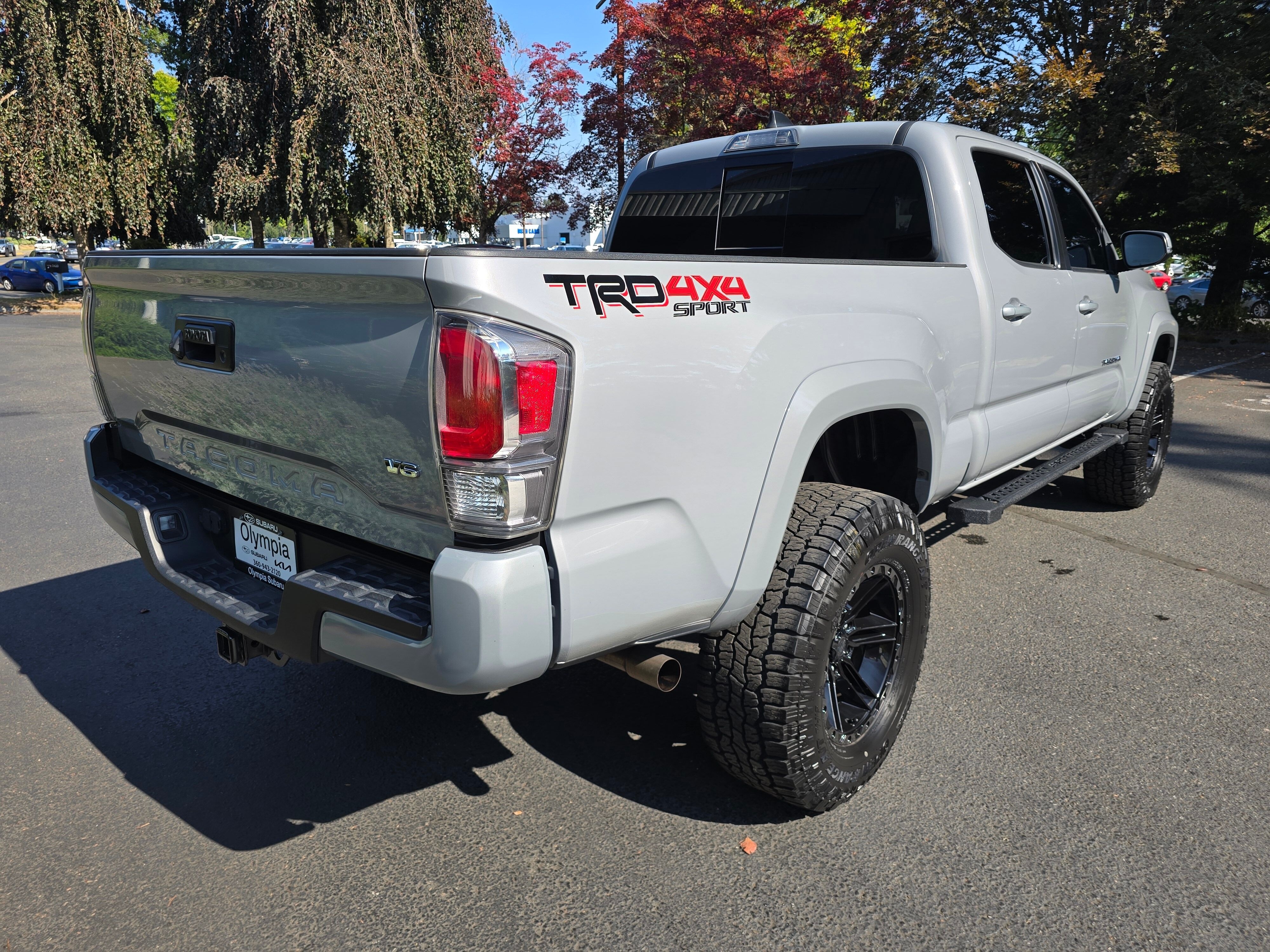 Used 2021  Toyota SR5 image 4