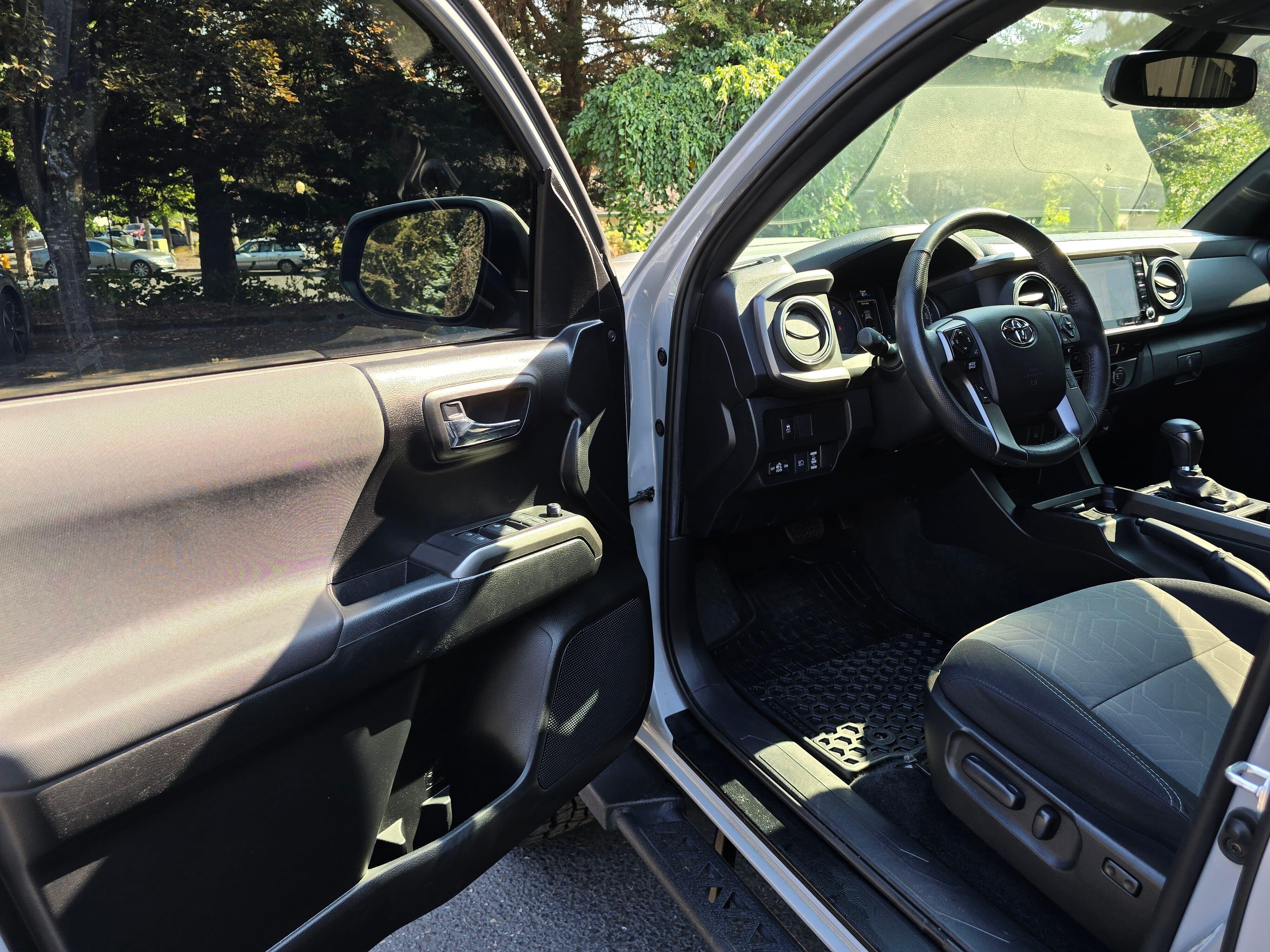 Used 2021  Toyota SR5 image 7