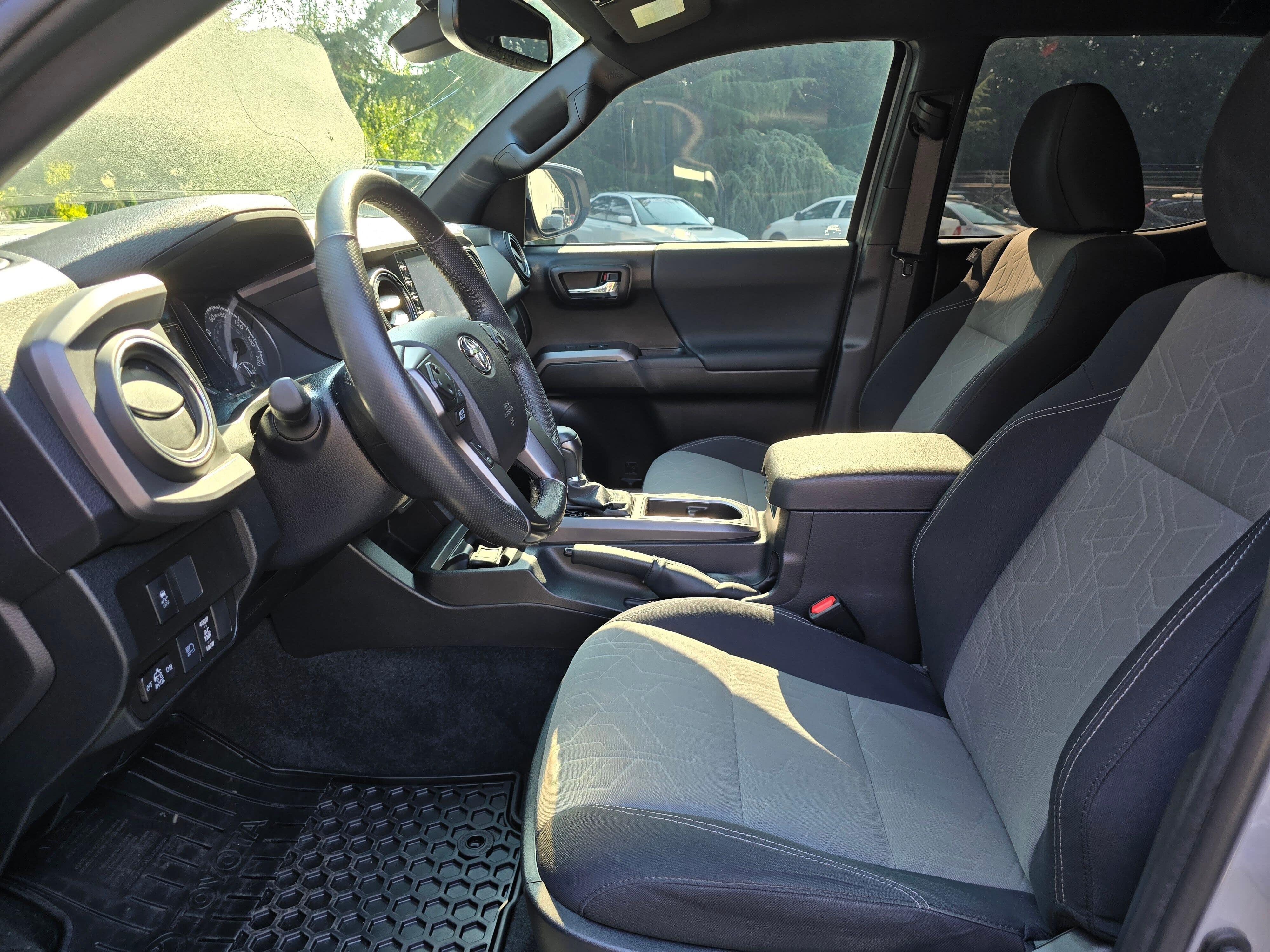 Used 2021  Toyota SR5 image 8