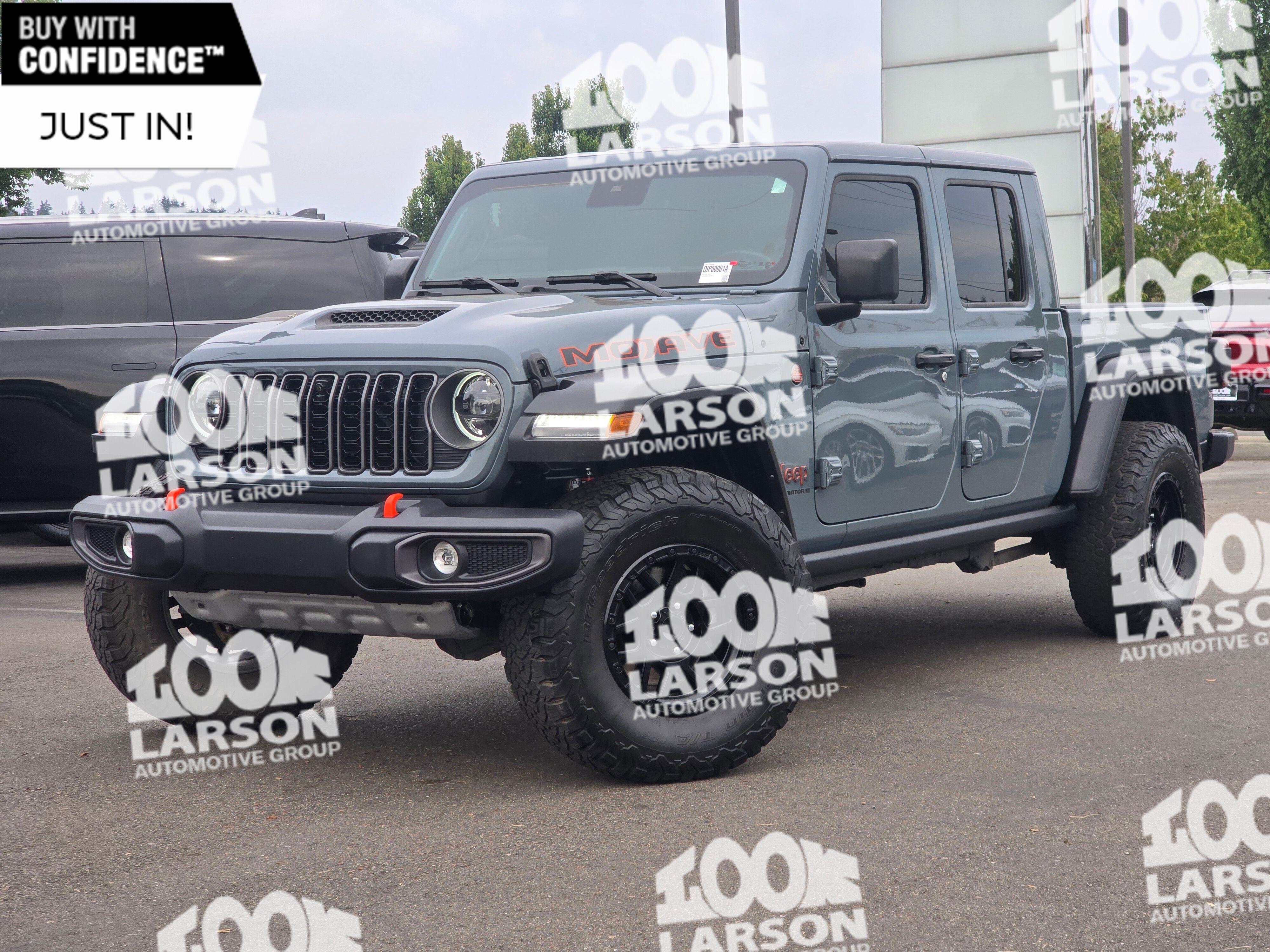 Anvil Clearcoat 2025 Jeep Gladiator Pickup Truck Four-Wheel Drive 8-Speed Automatic