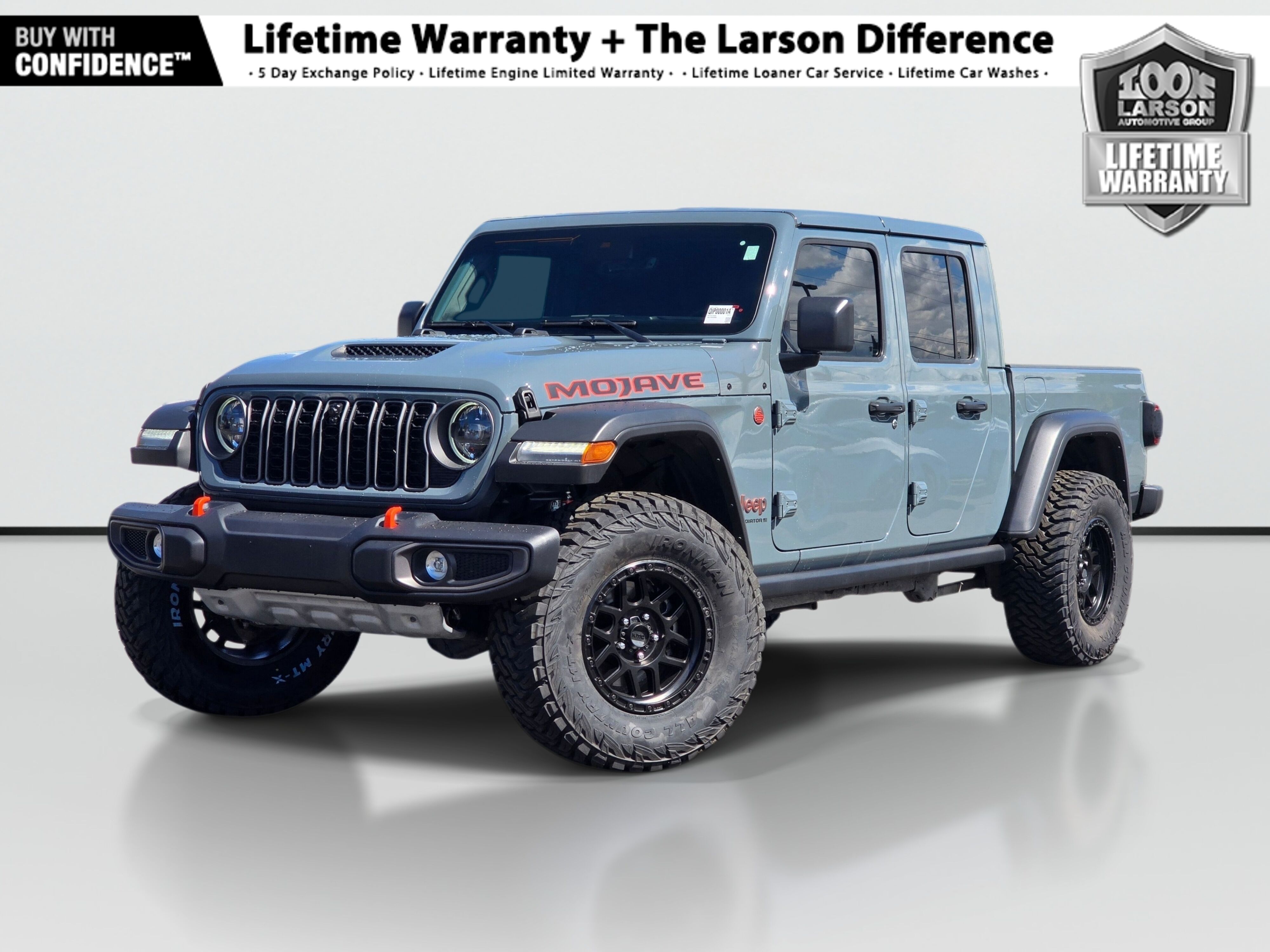 Anvil Clearcoat 2025 Jeep Gladiator Pickup Truck Four-Wheel Drive 8-Speed Automatic