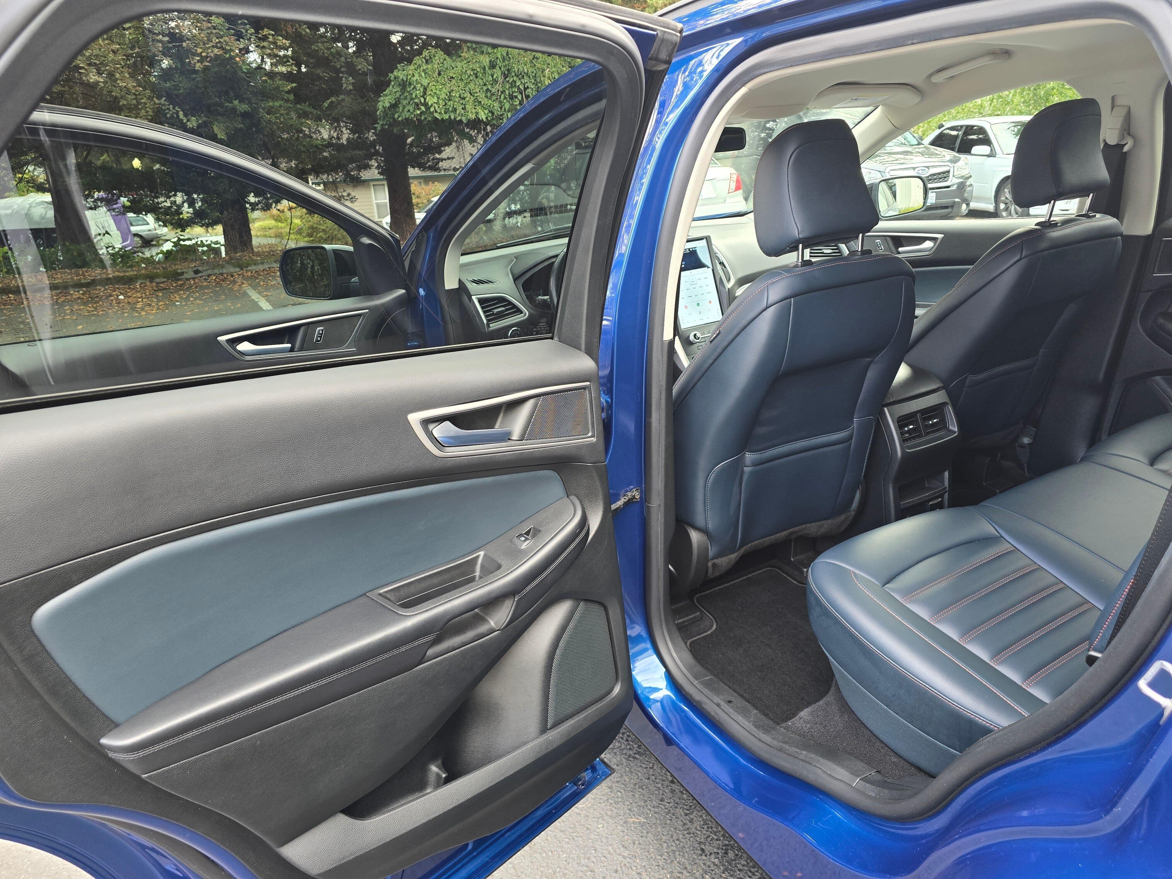 Used 2023 Blue Metallic Ford SEL image 9