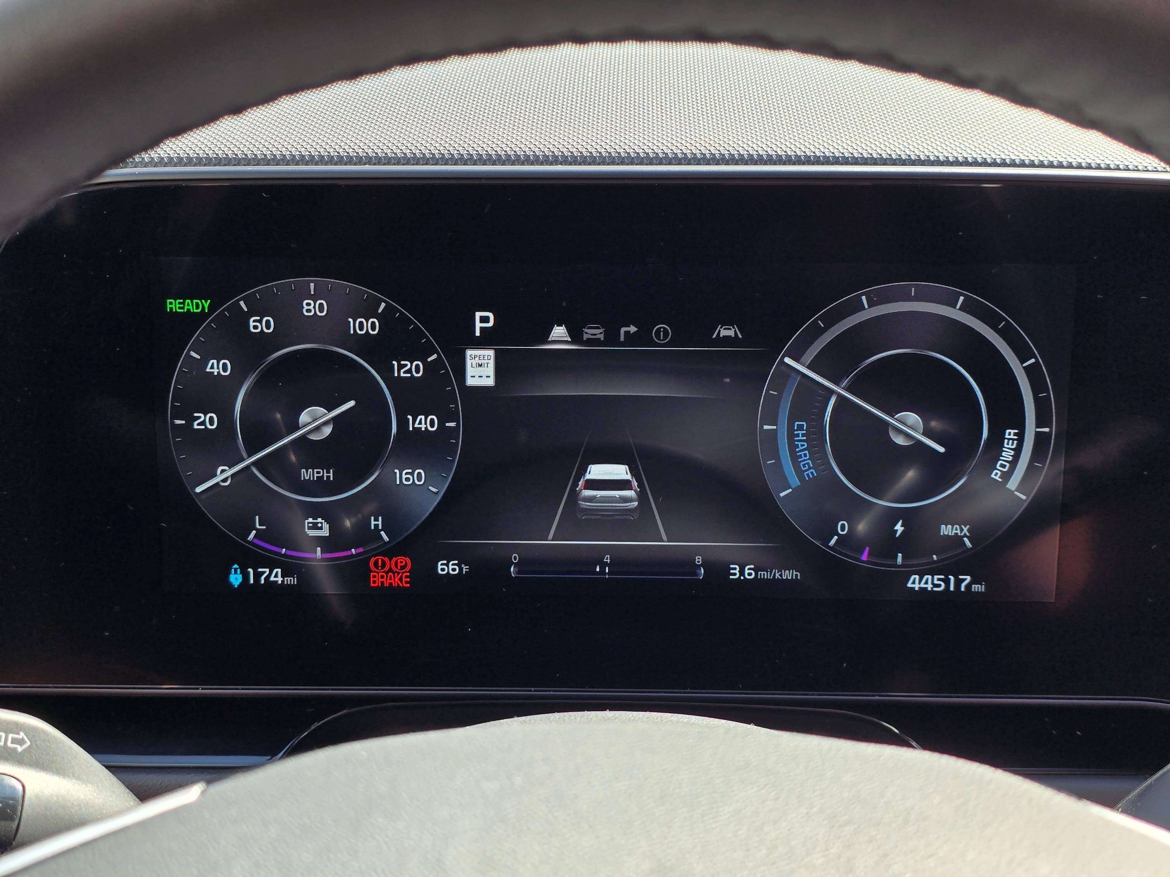 Certified Used 2023 Snow White Pearl Kia Wind image 16