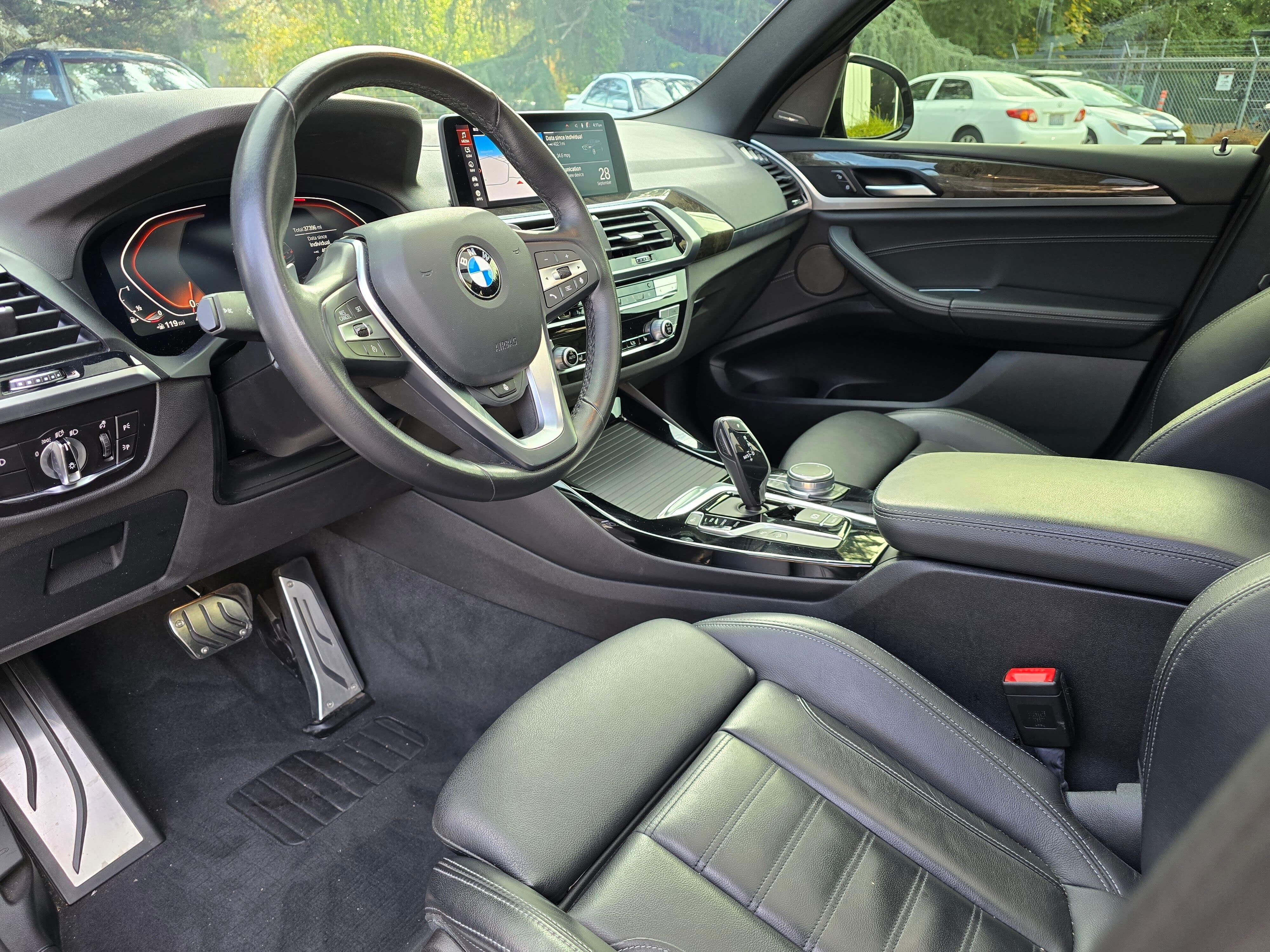 Used 2021  BMW xDrive30i image 11