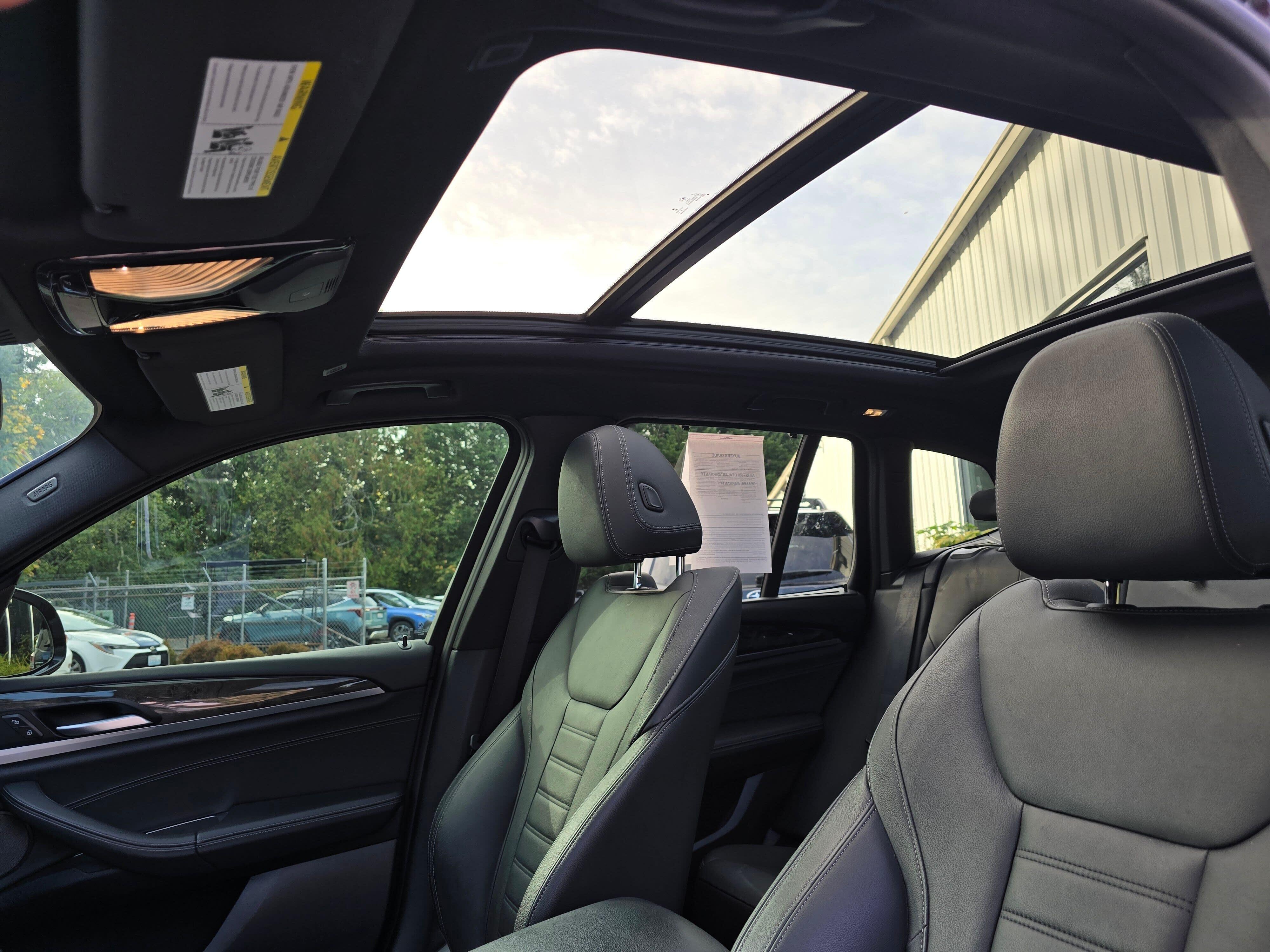 Used 2021  BMW xDrive30i image 13