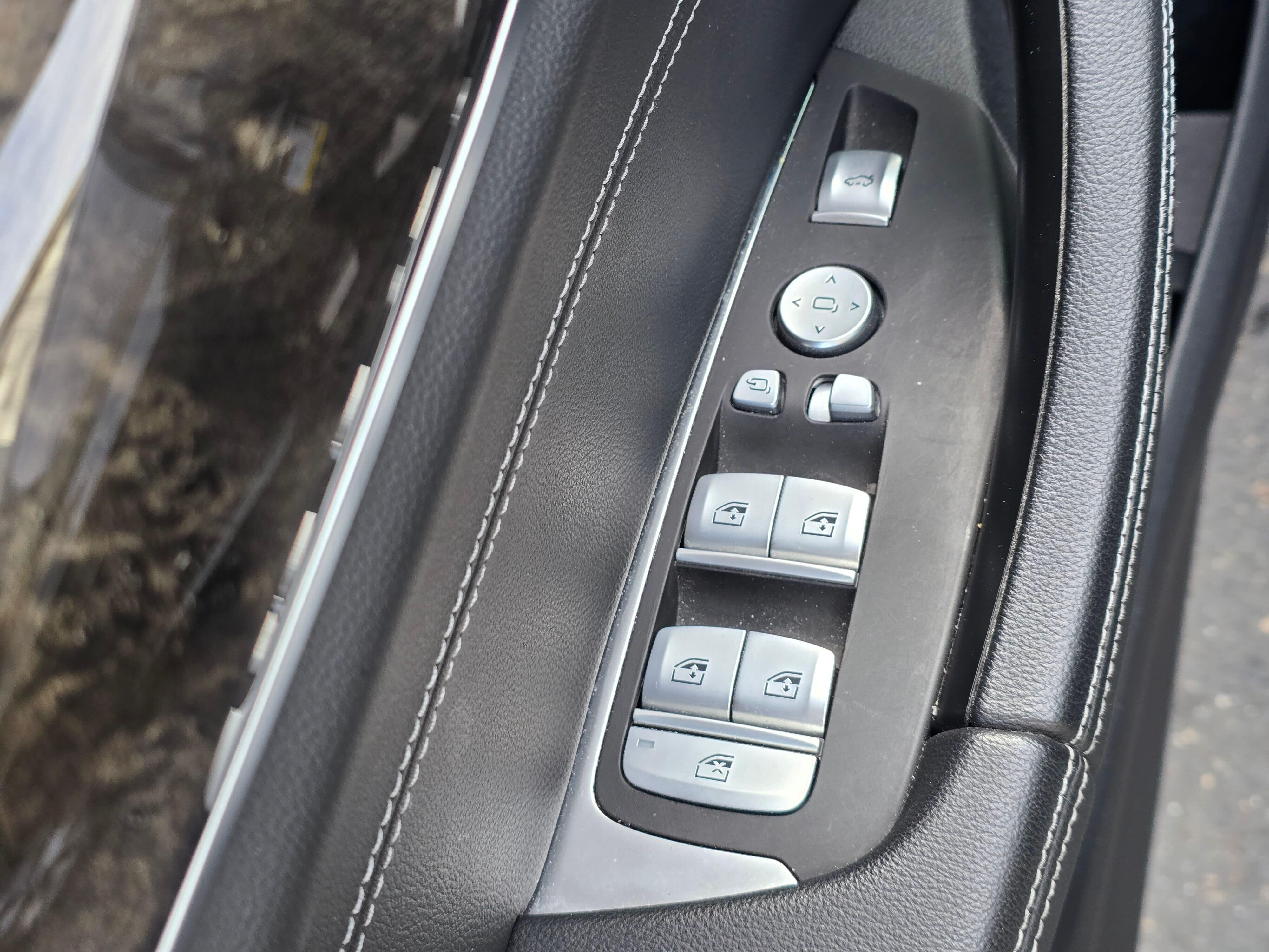 Used 2021  BMW xDrive30i image 15