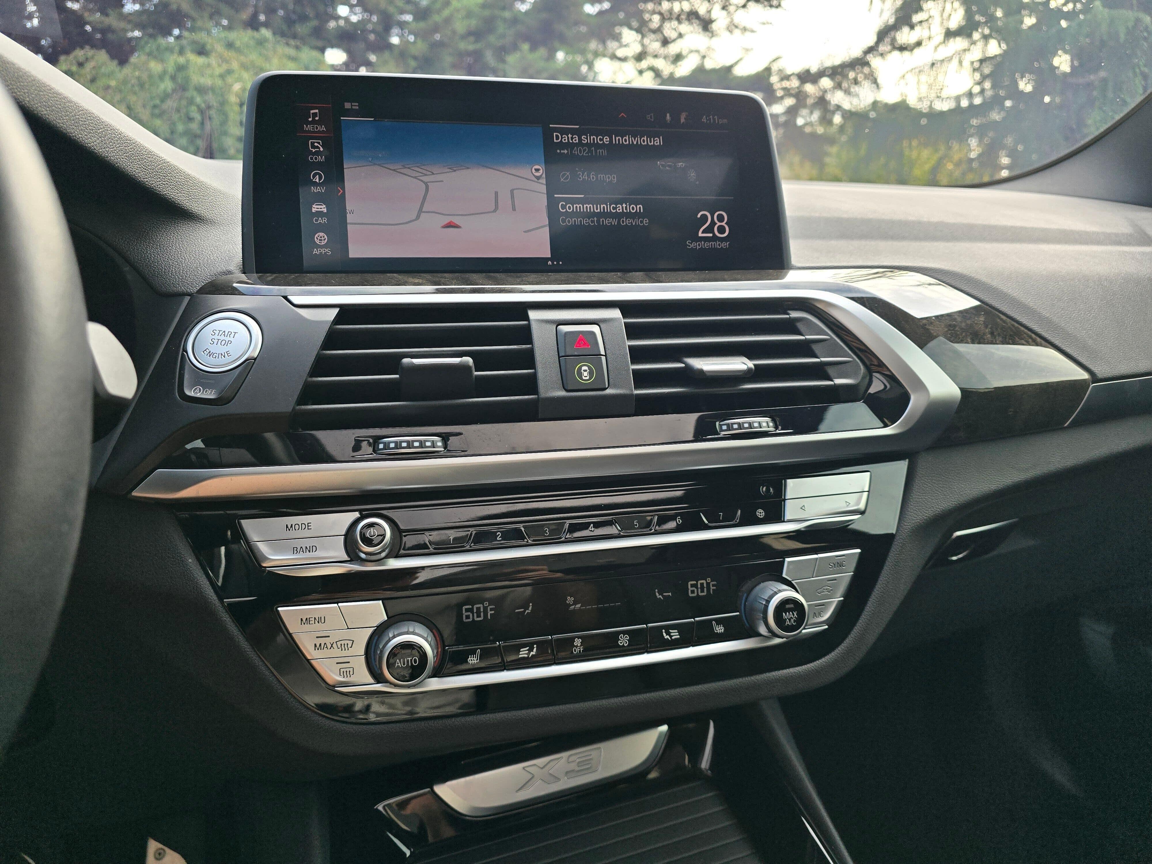 Used 2021  BMW xDrive30i image 19