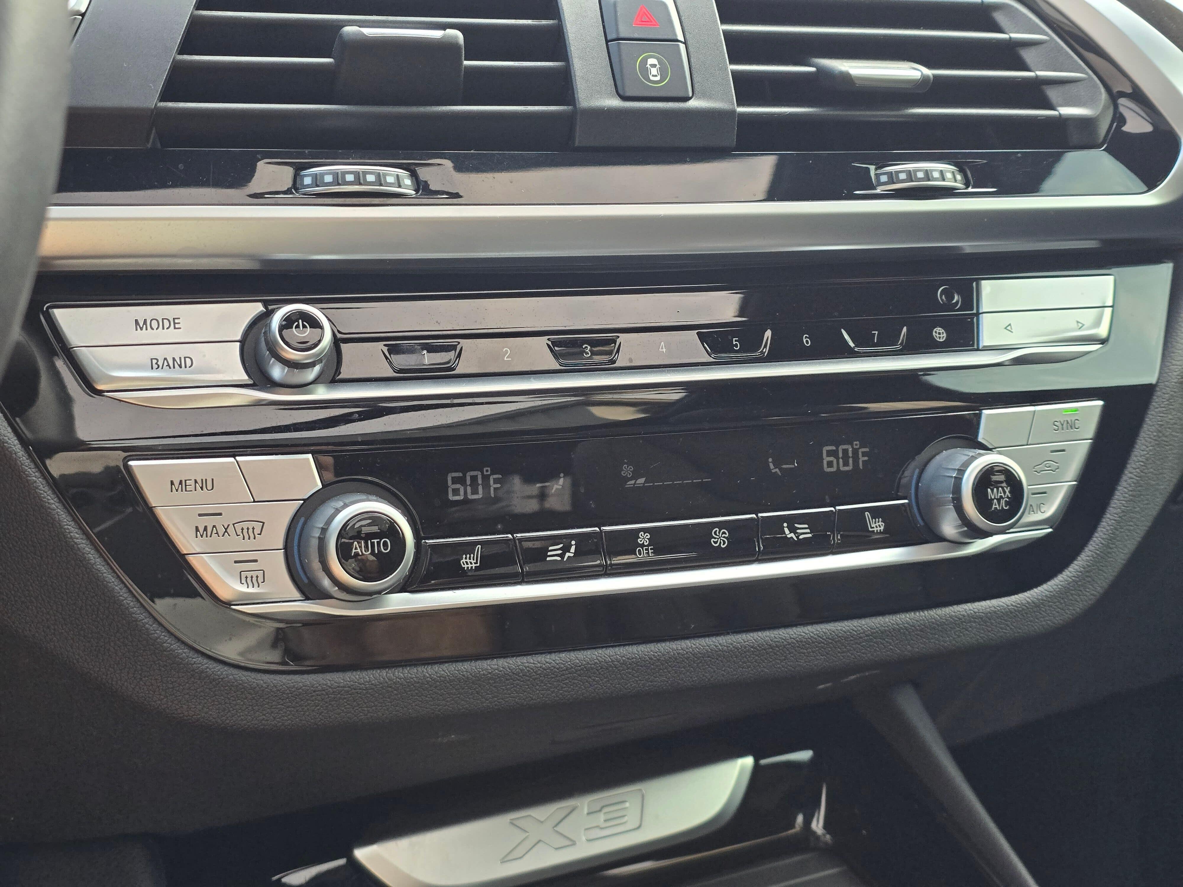 Used 2021  BMW xDrive30i image 23