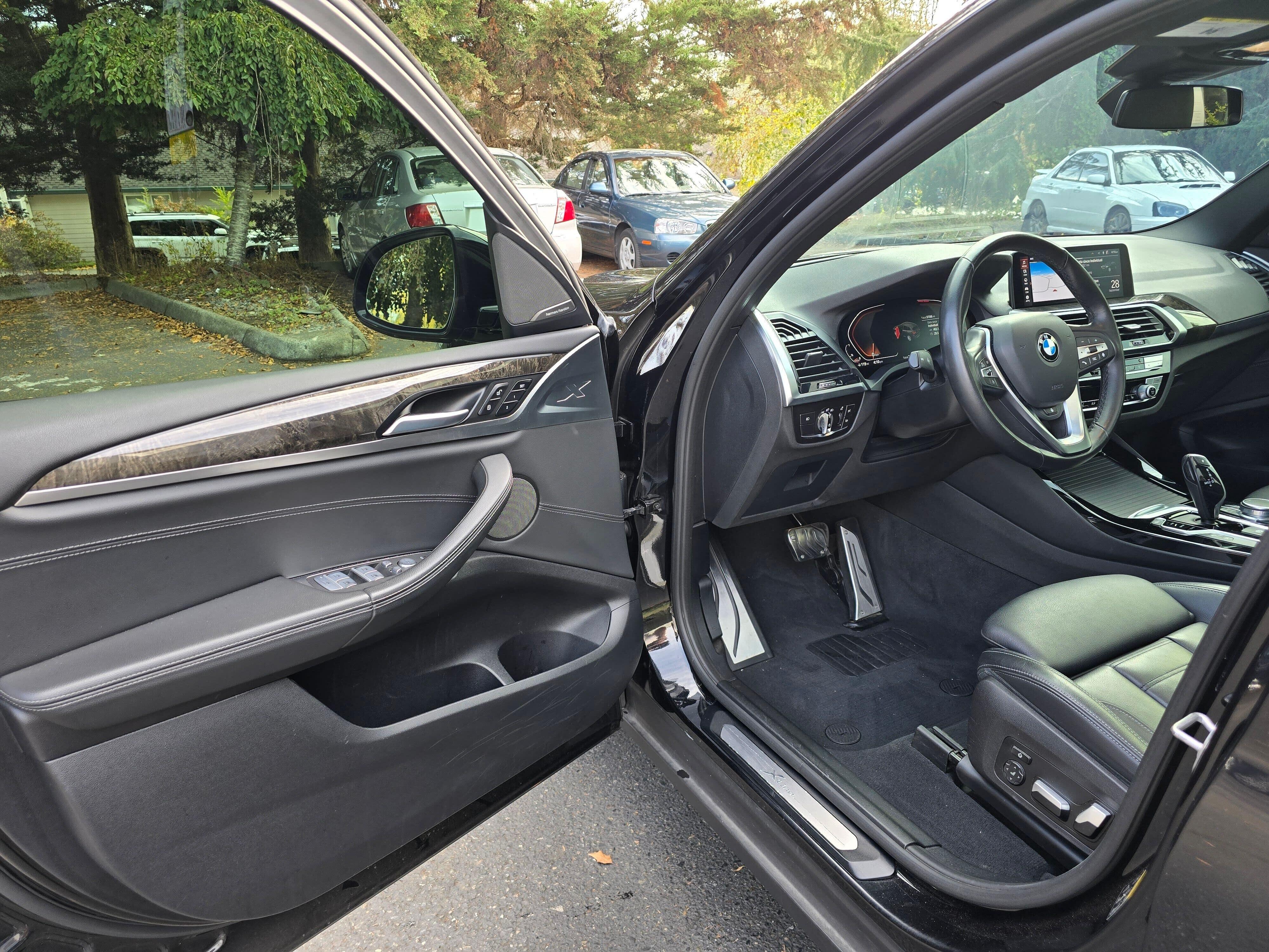 Used 2021  BMW xDrive30i image 7