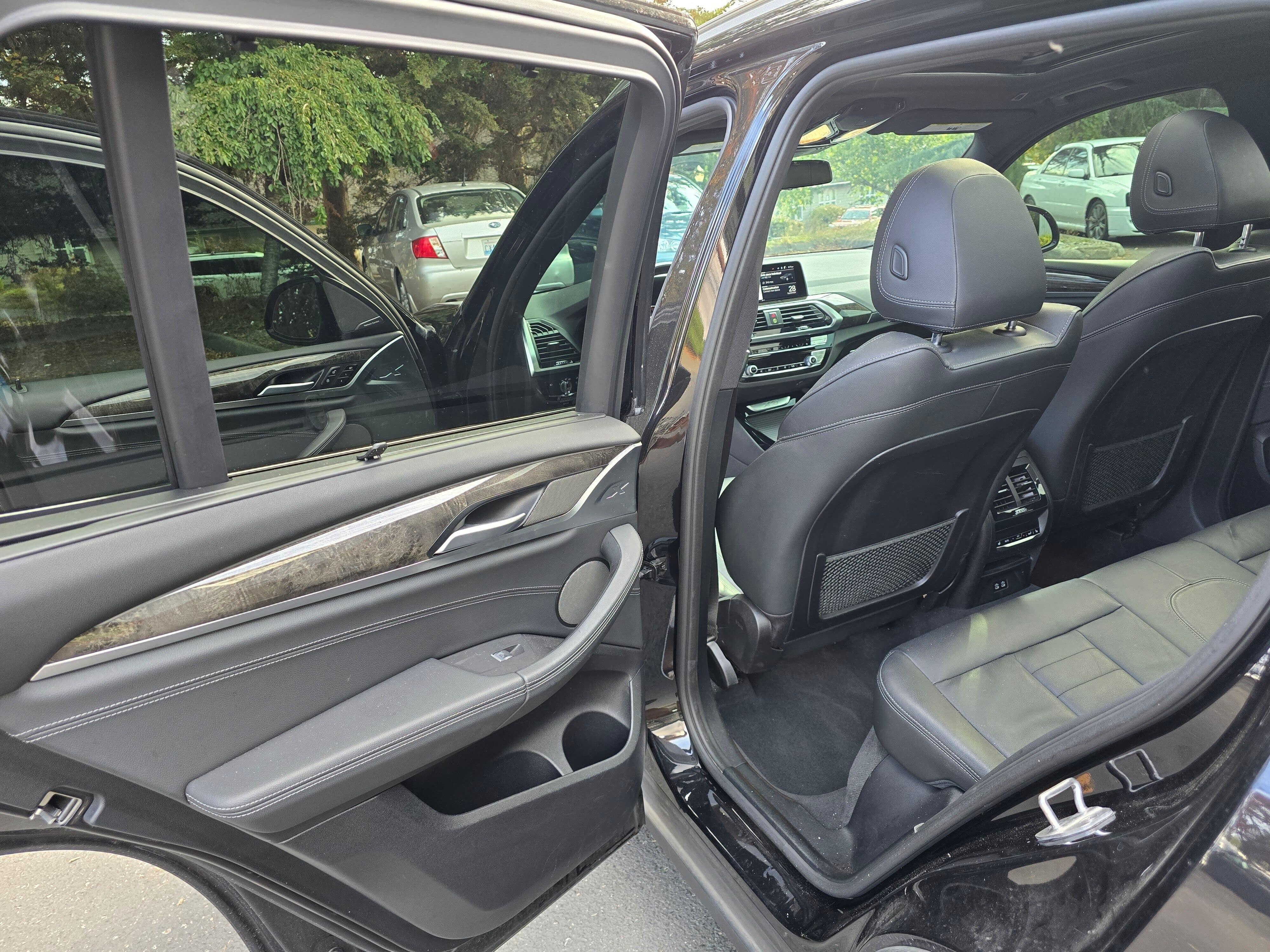 Used 2021  BMW xDrive30i image 9