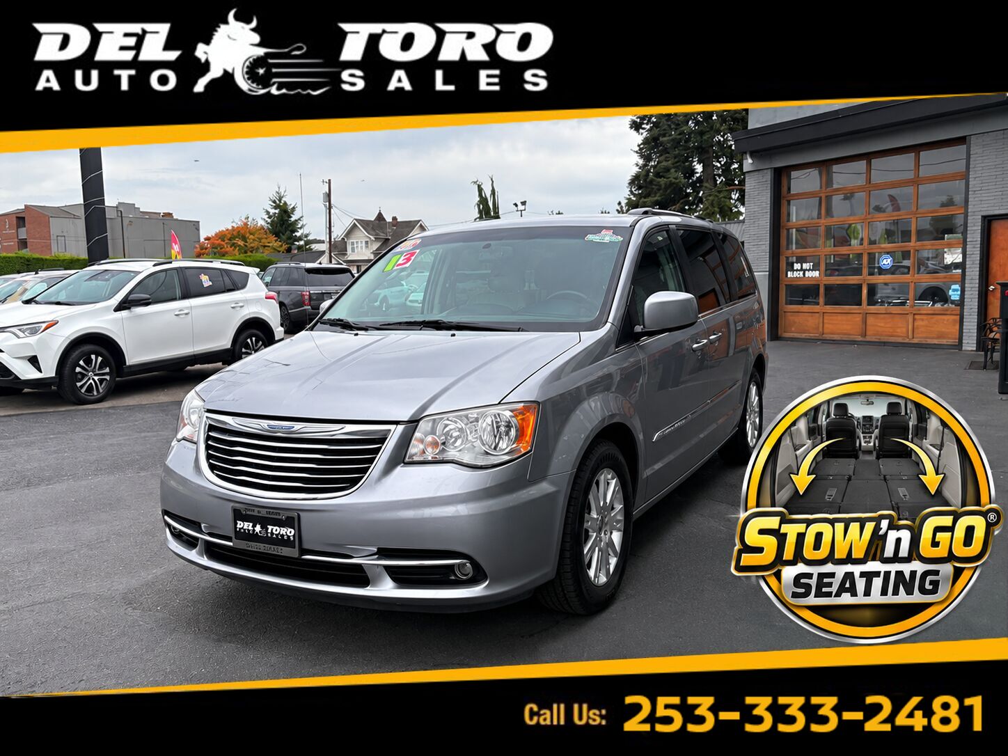 2013 Chrysler Town & Country Touring FWD