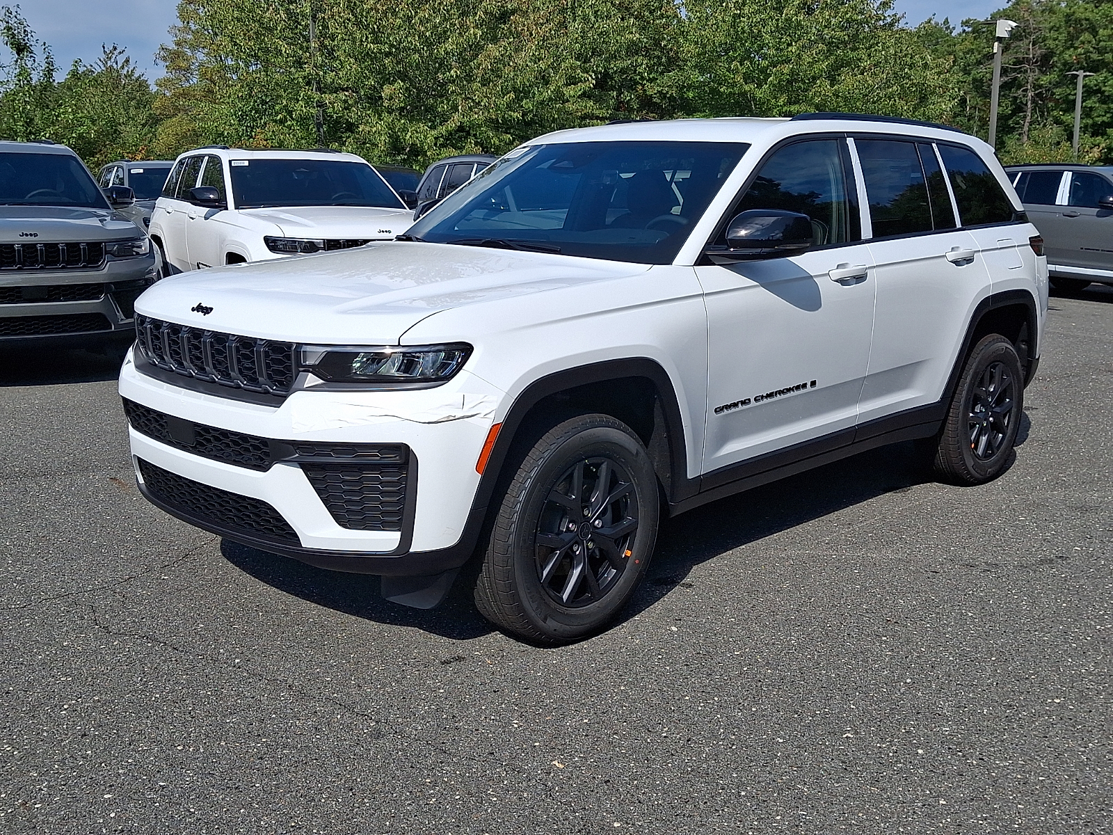 Bright White Clearcoat 2027 Jeep Grand Cherokee L SUV / Crossover Four-Wheel Drive 8-Speed Automatic