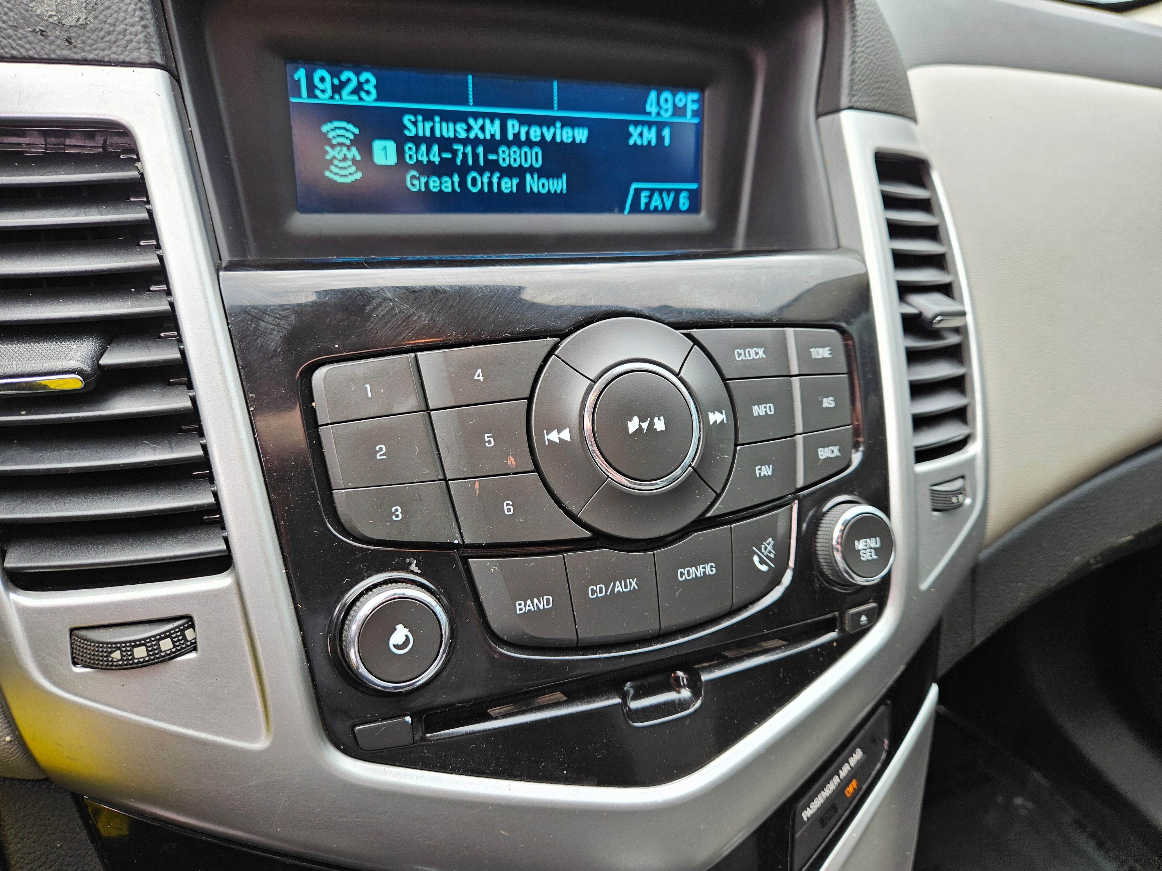 View vehicle photo 4