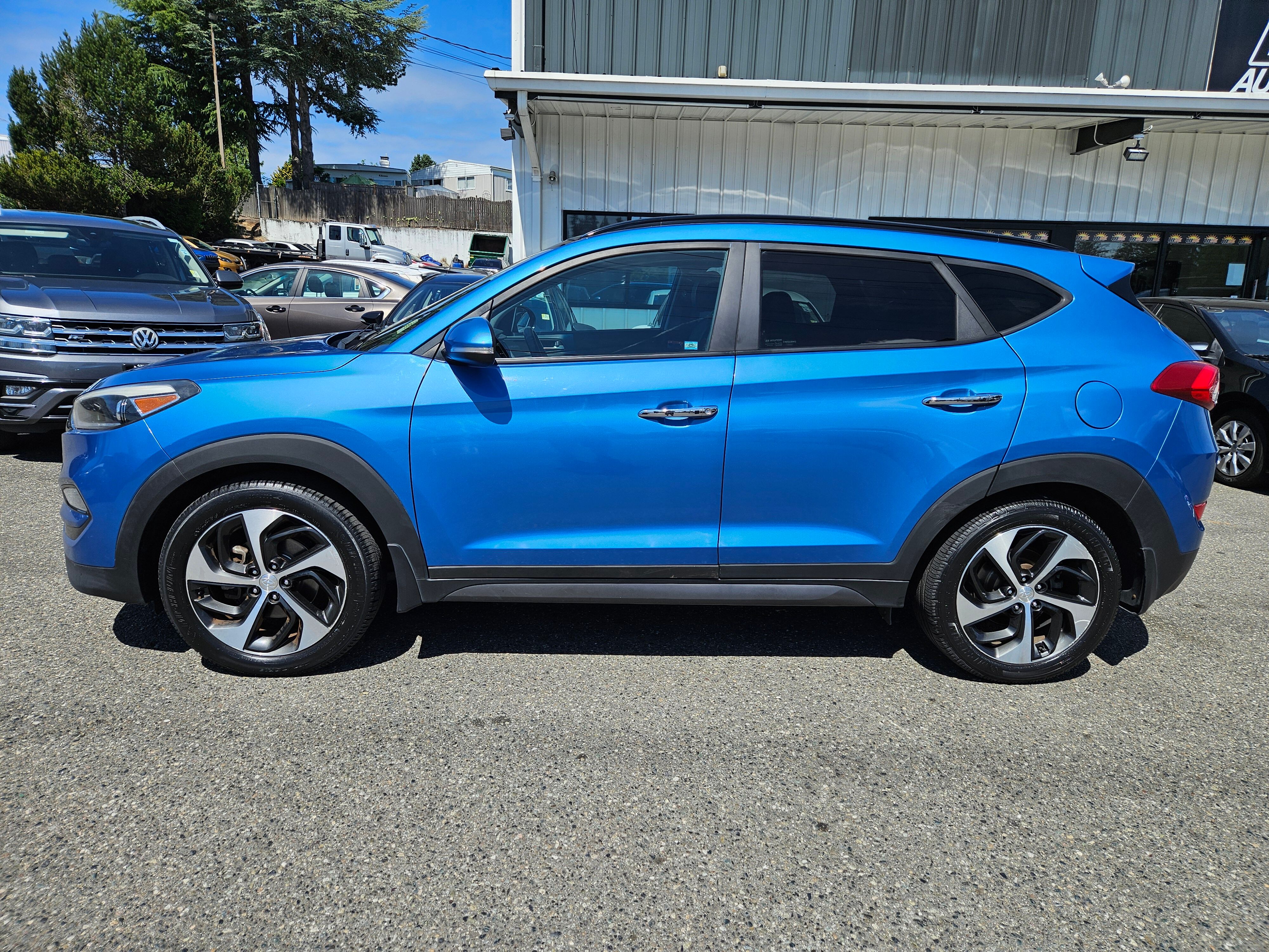 View vehicle photo 2