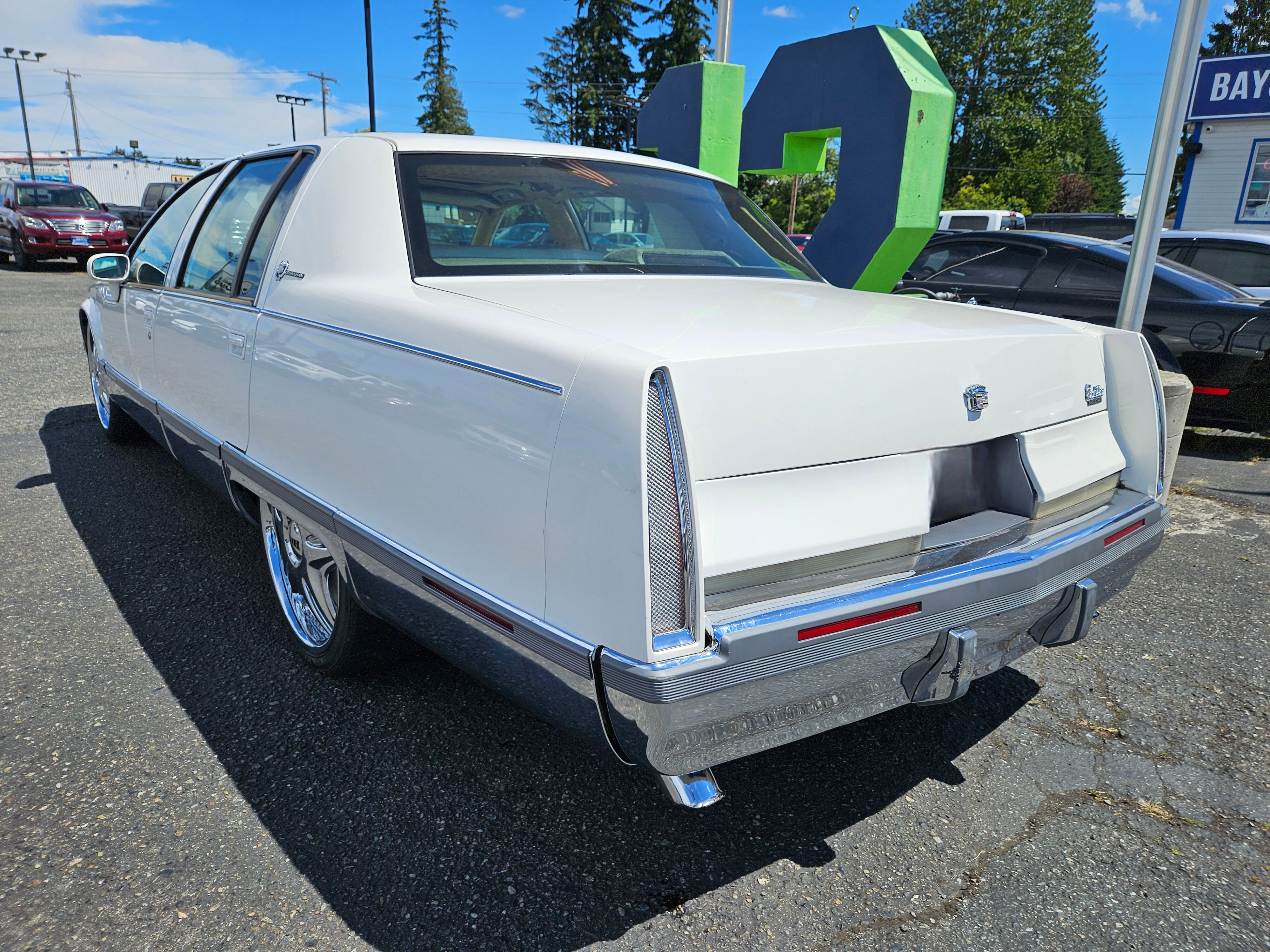View vehicle photo 3