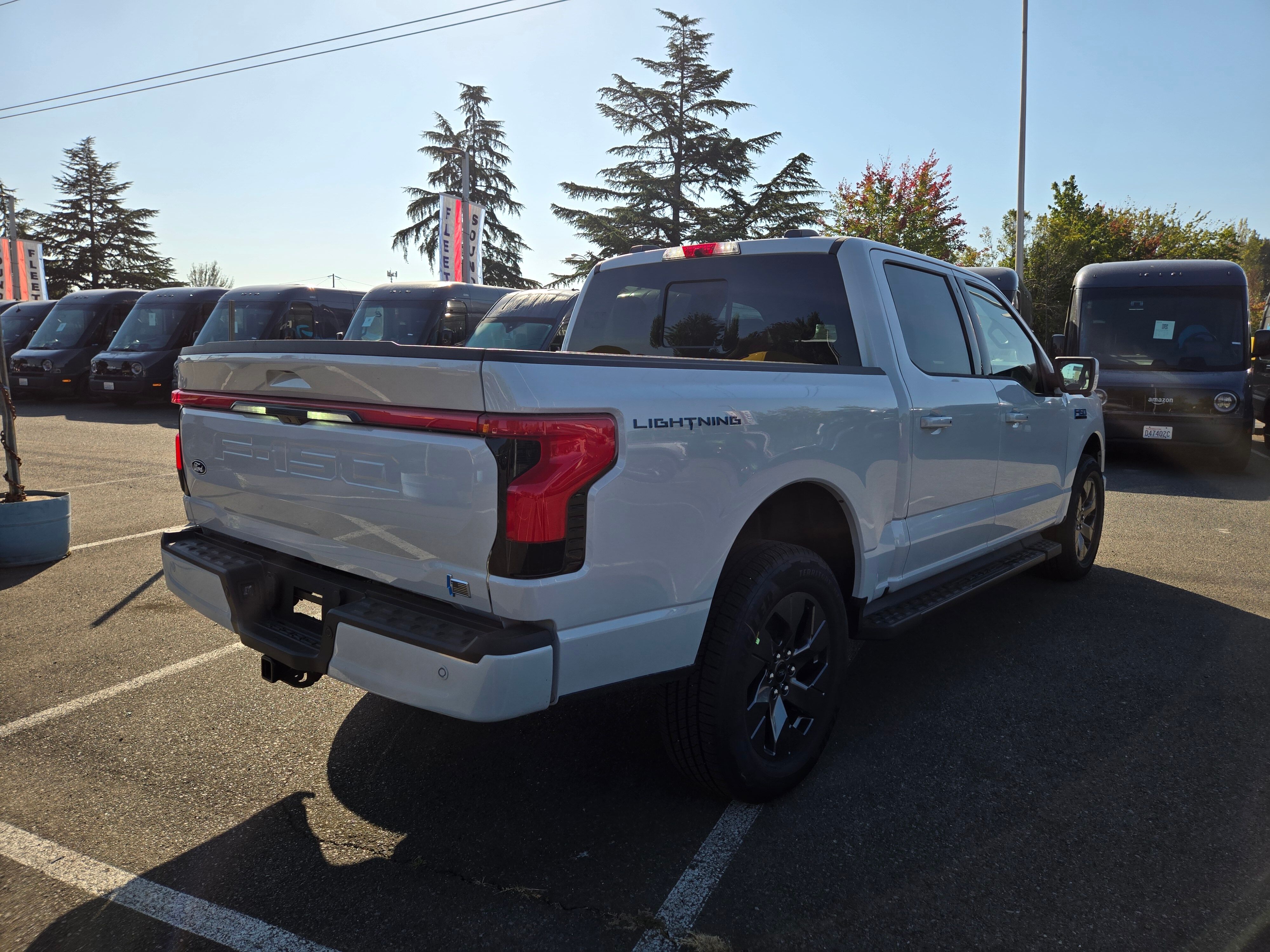 View vehicle photo 5