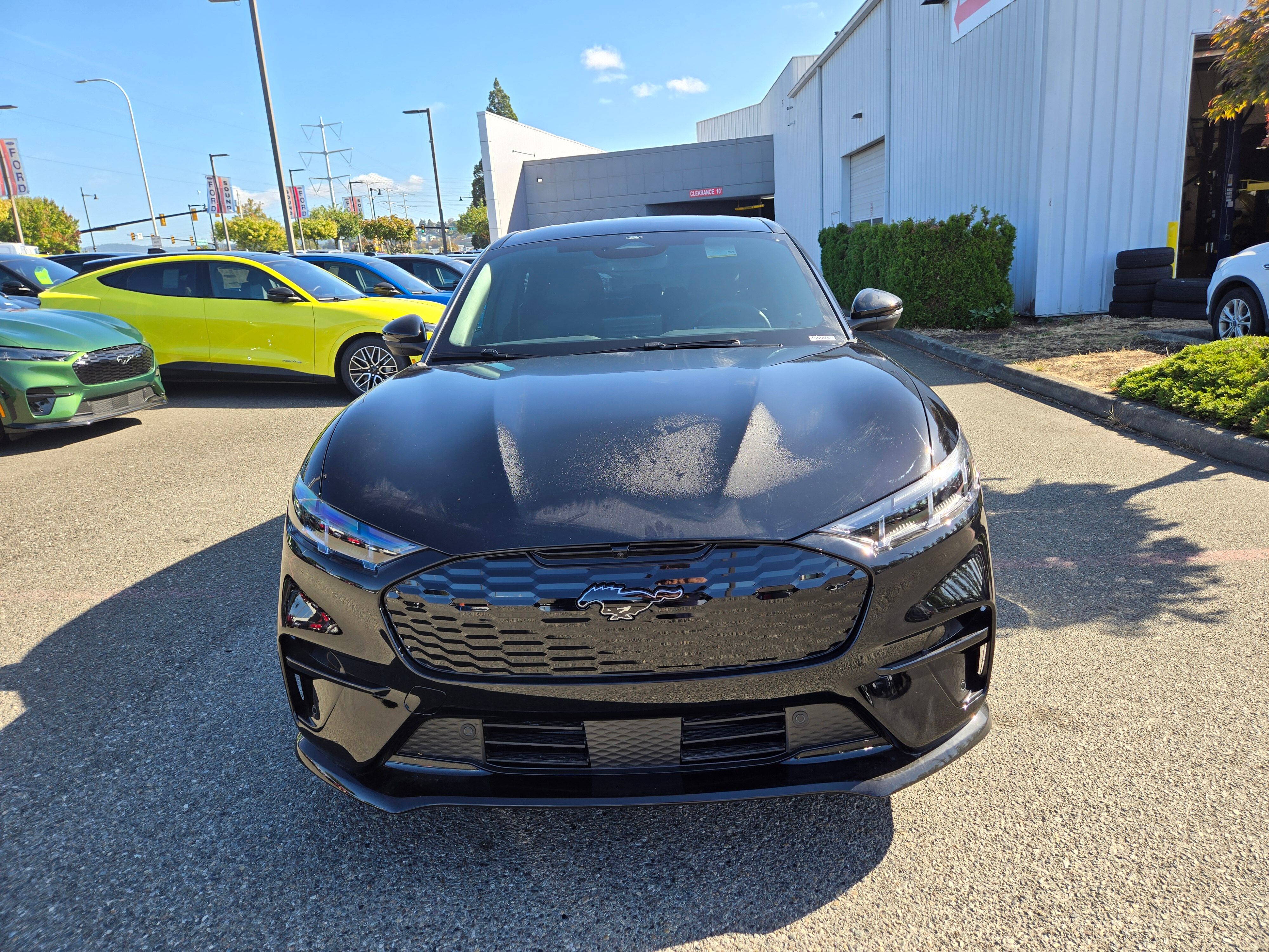 View vehicle photo 2