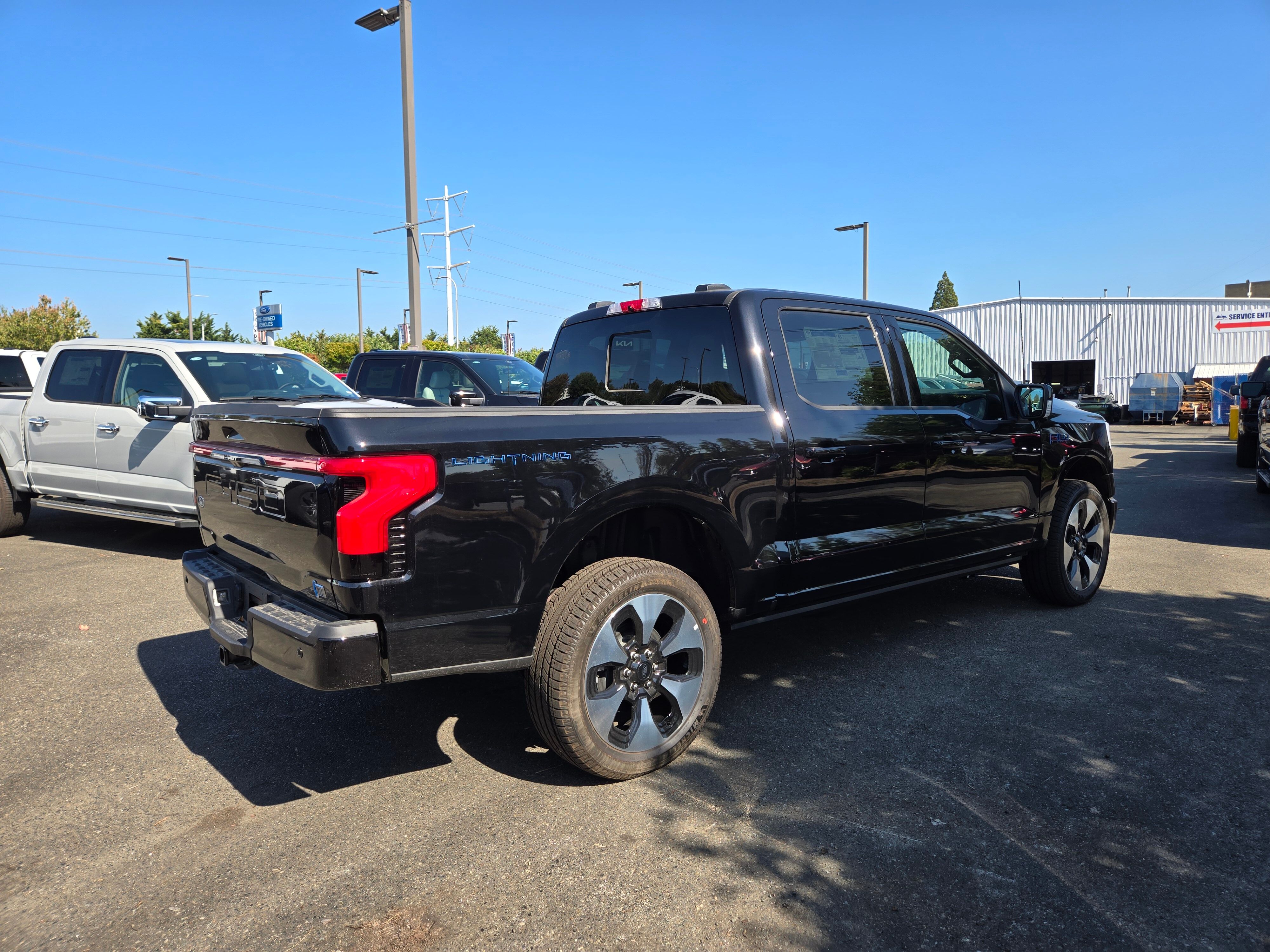 View vehicle photo 5