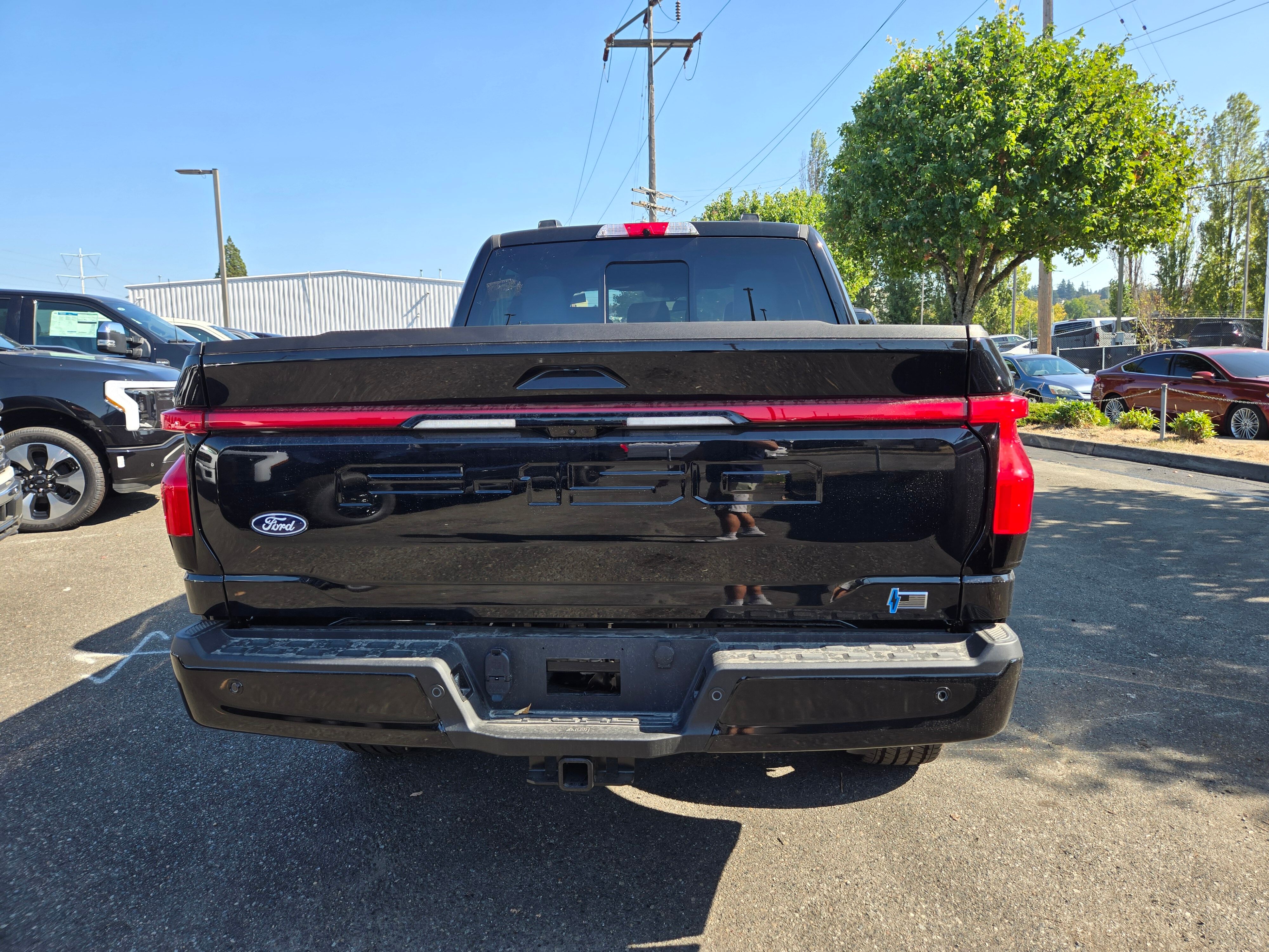 View vehicle photo 6