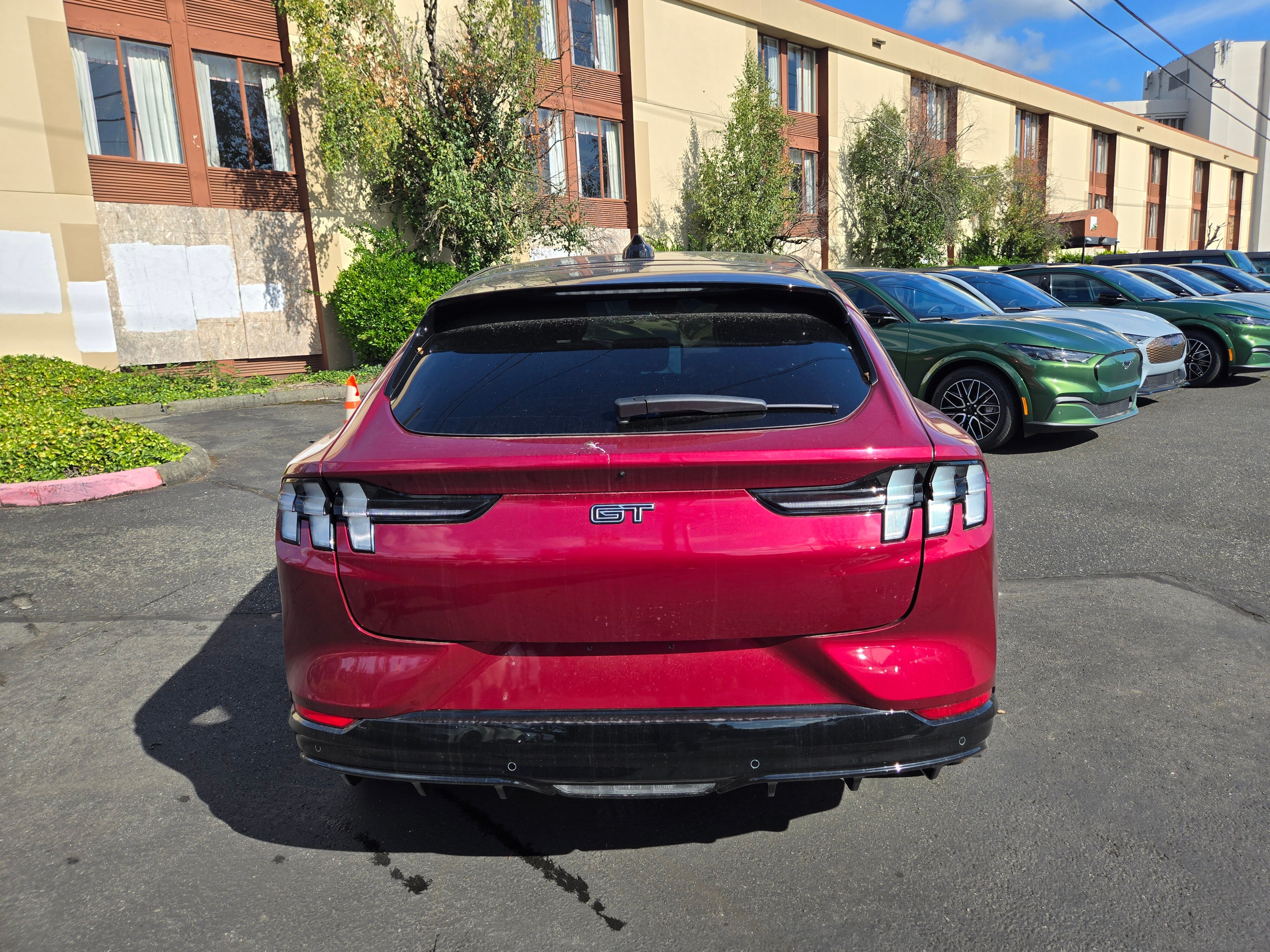 View vehicle photo 6