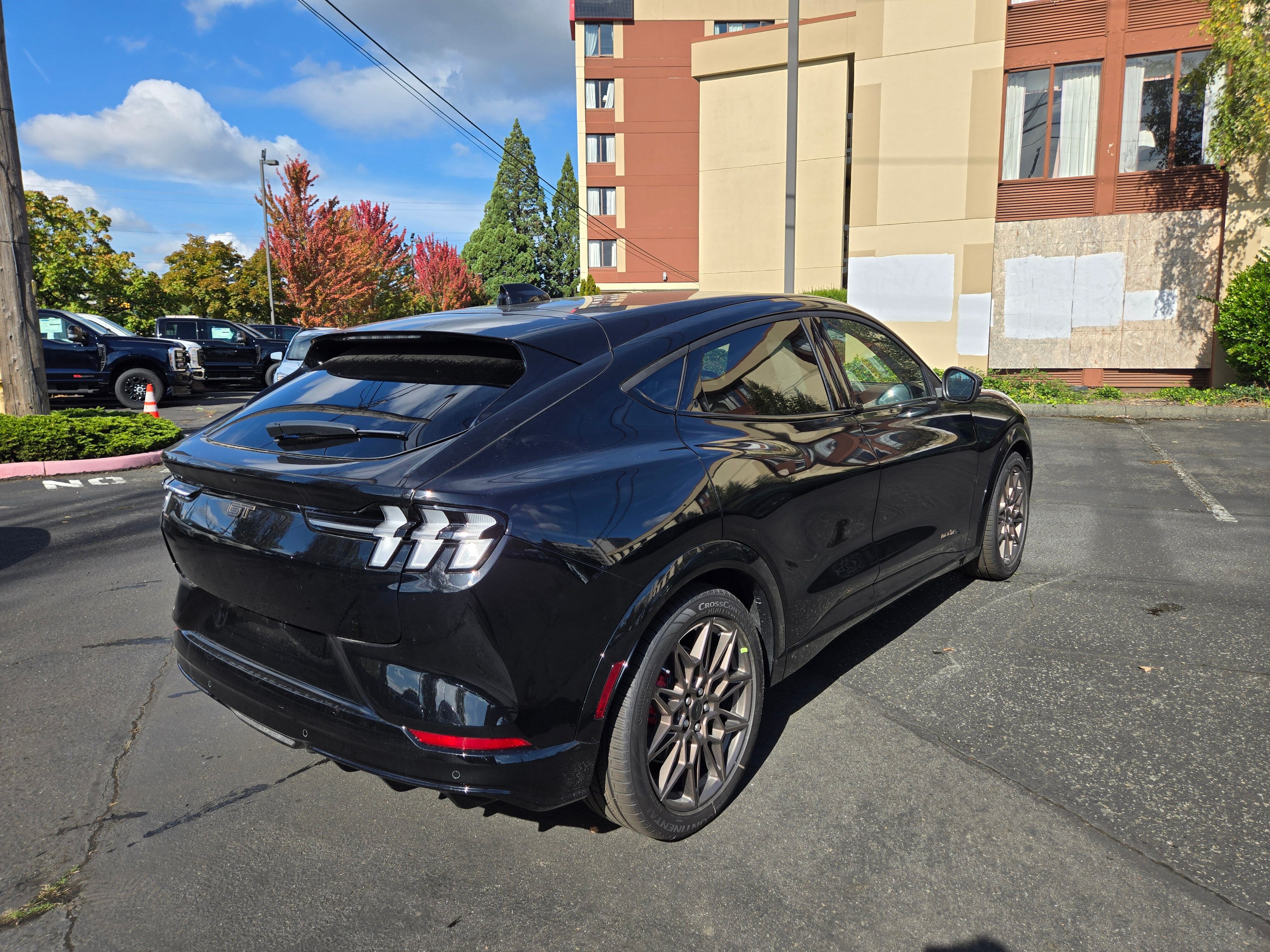 View vehicle photo 5
