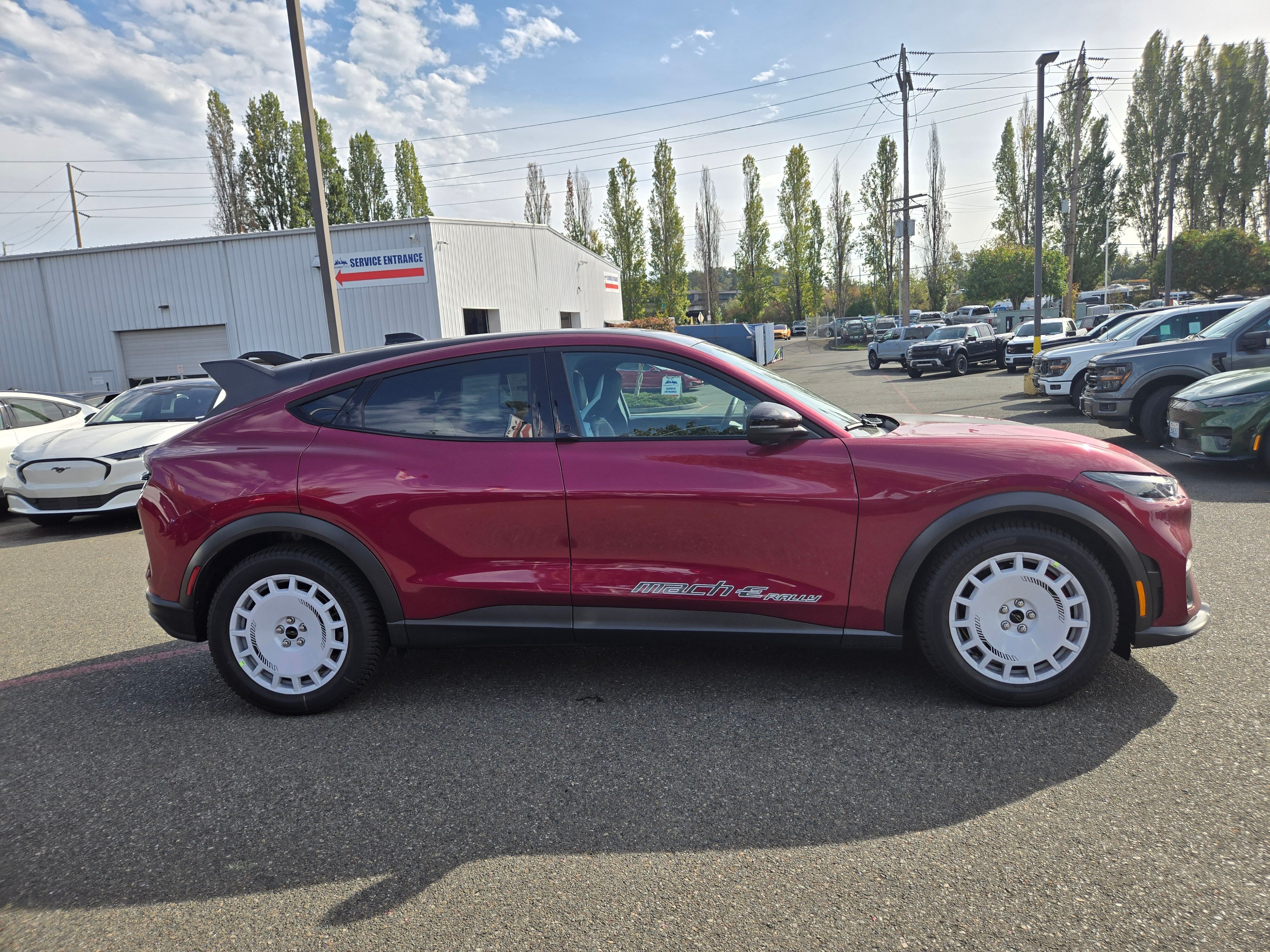 View vehicle photo 4