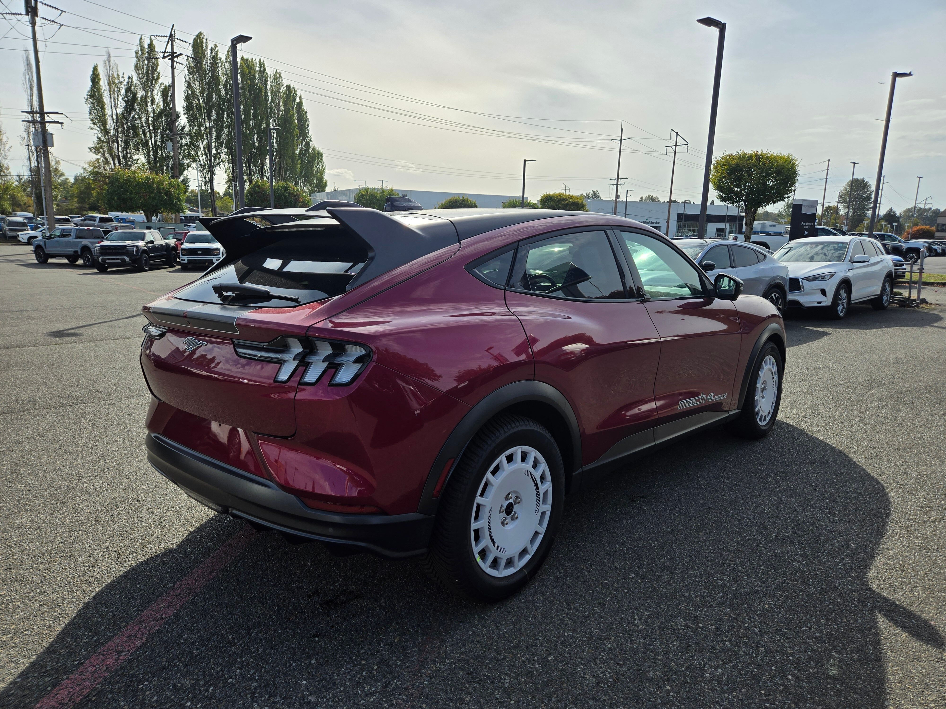View vehicle photo 5