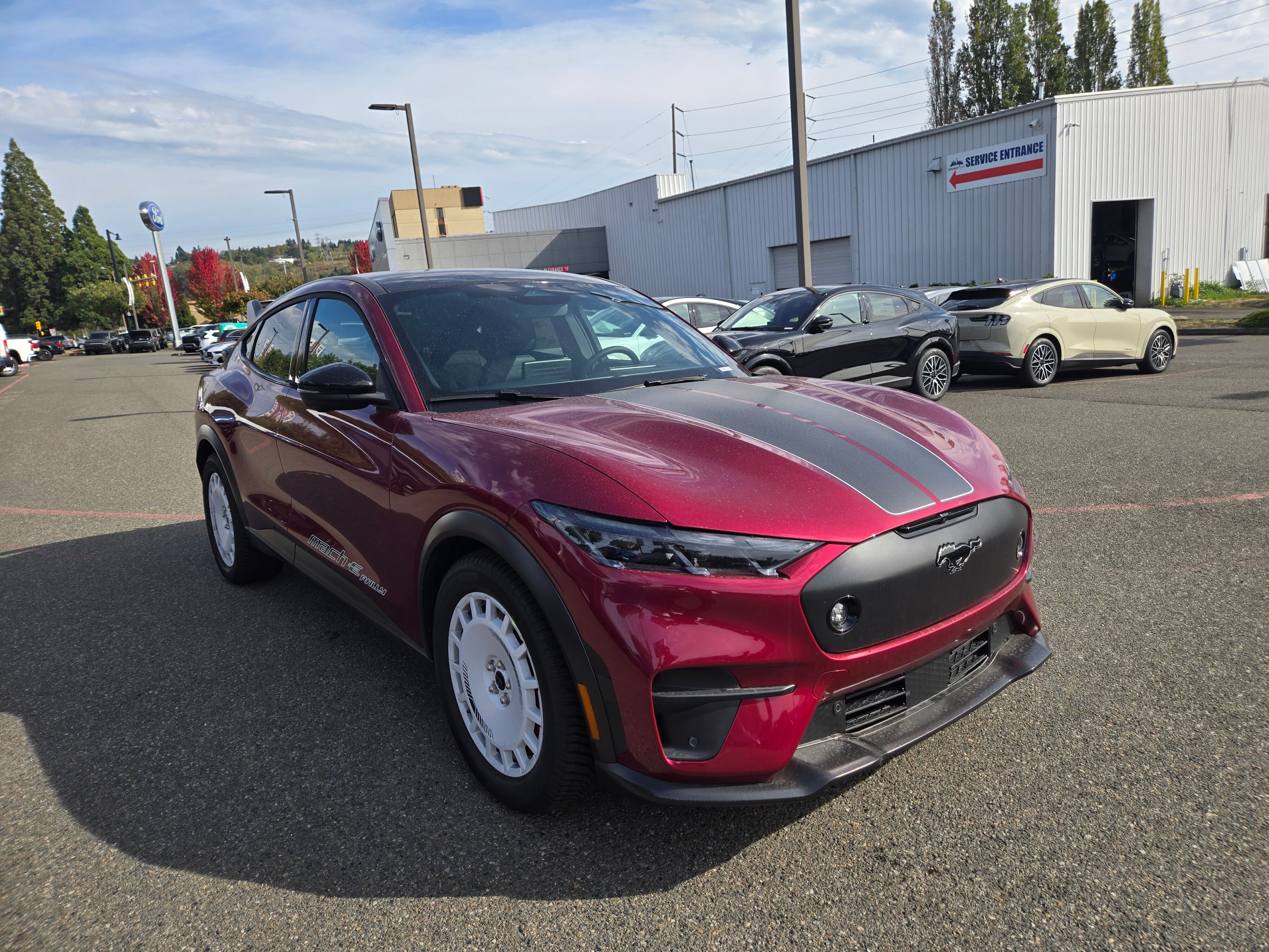 View vehicle photo 3