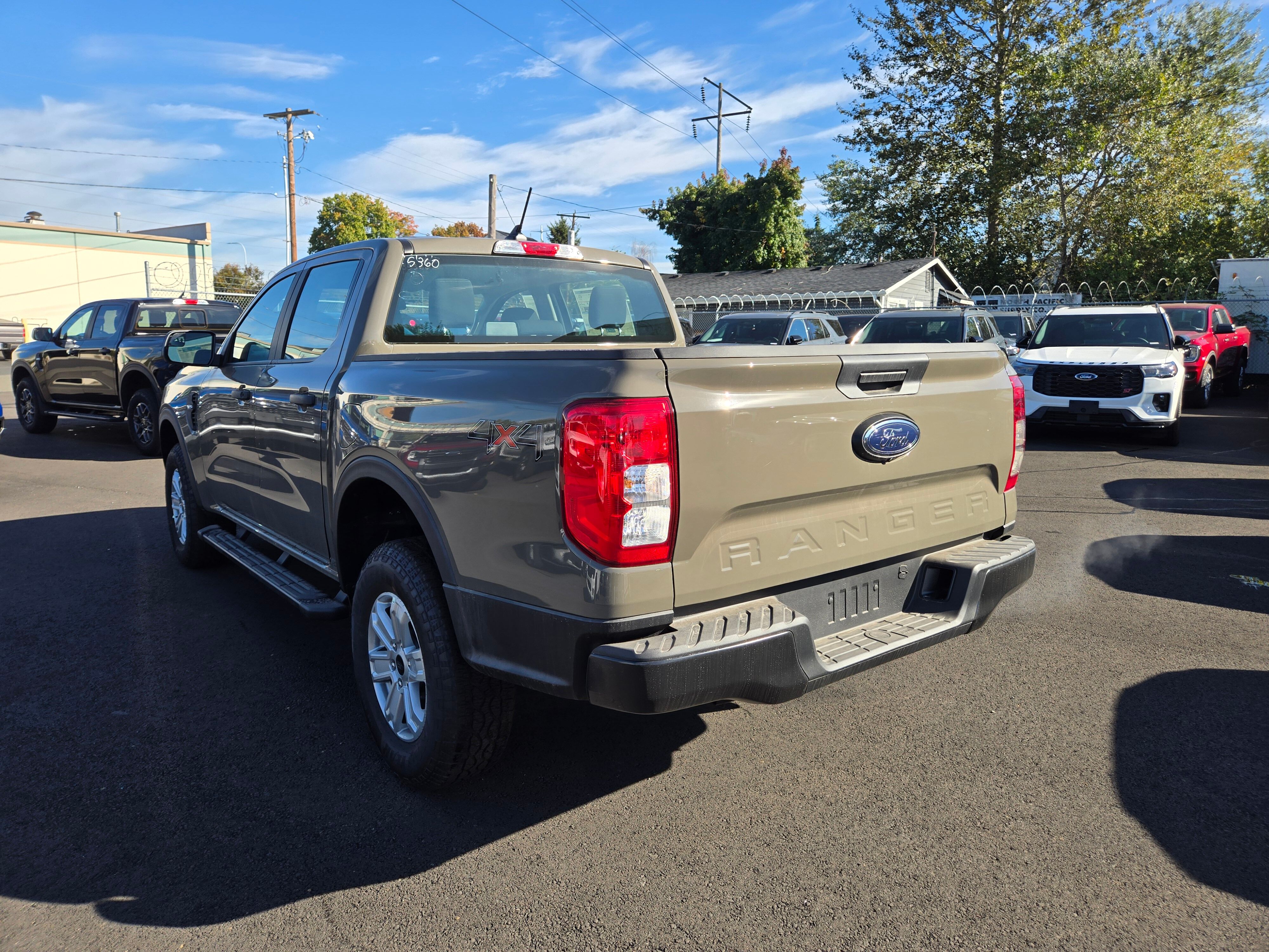 View vehicle photo 7