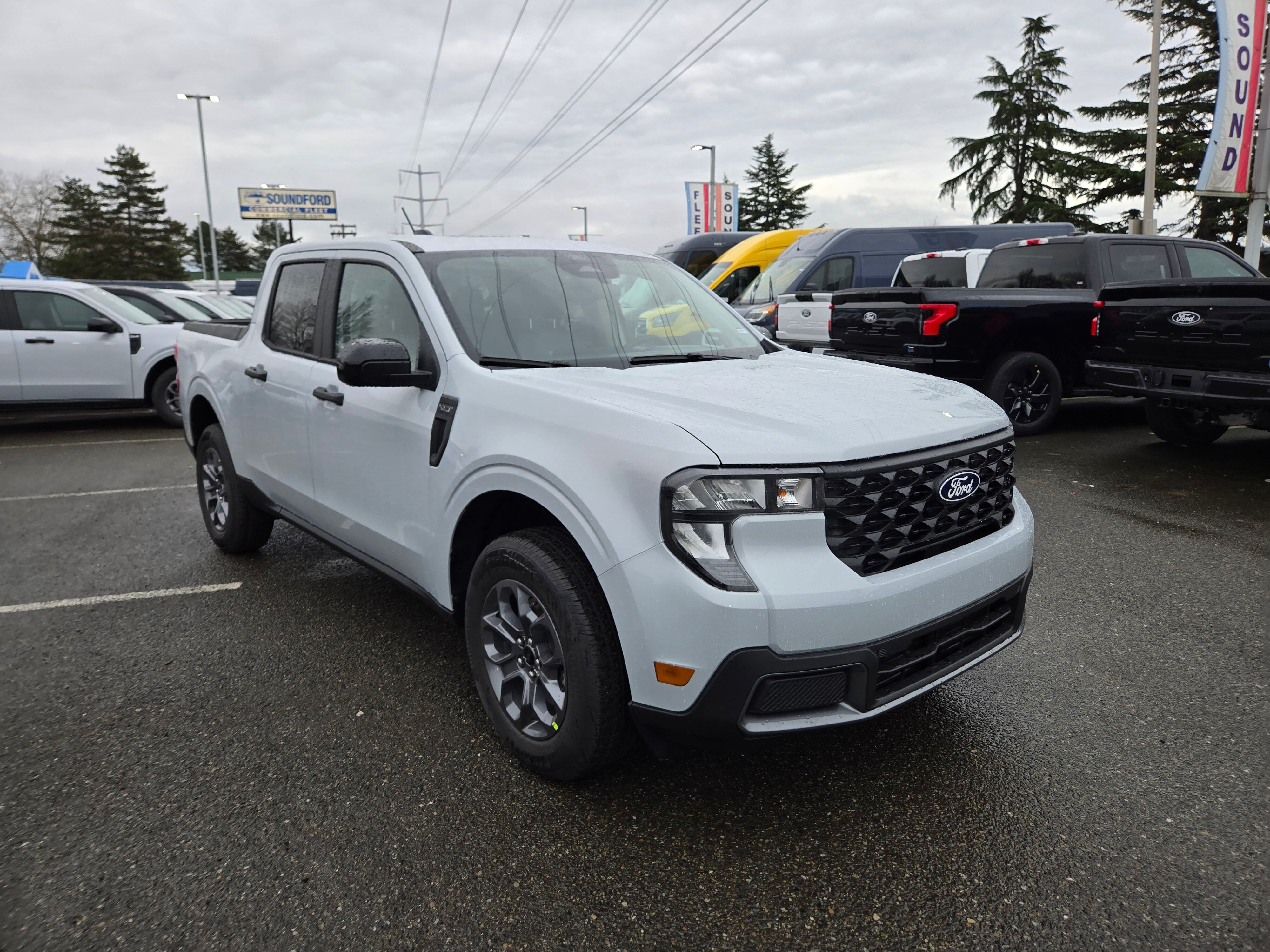 View vehicle photo 3