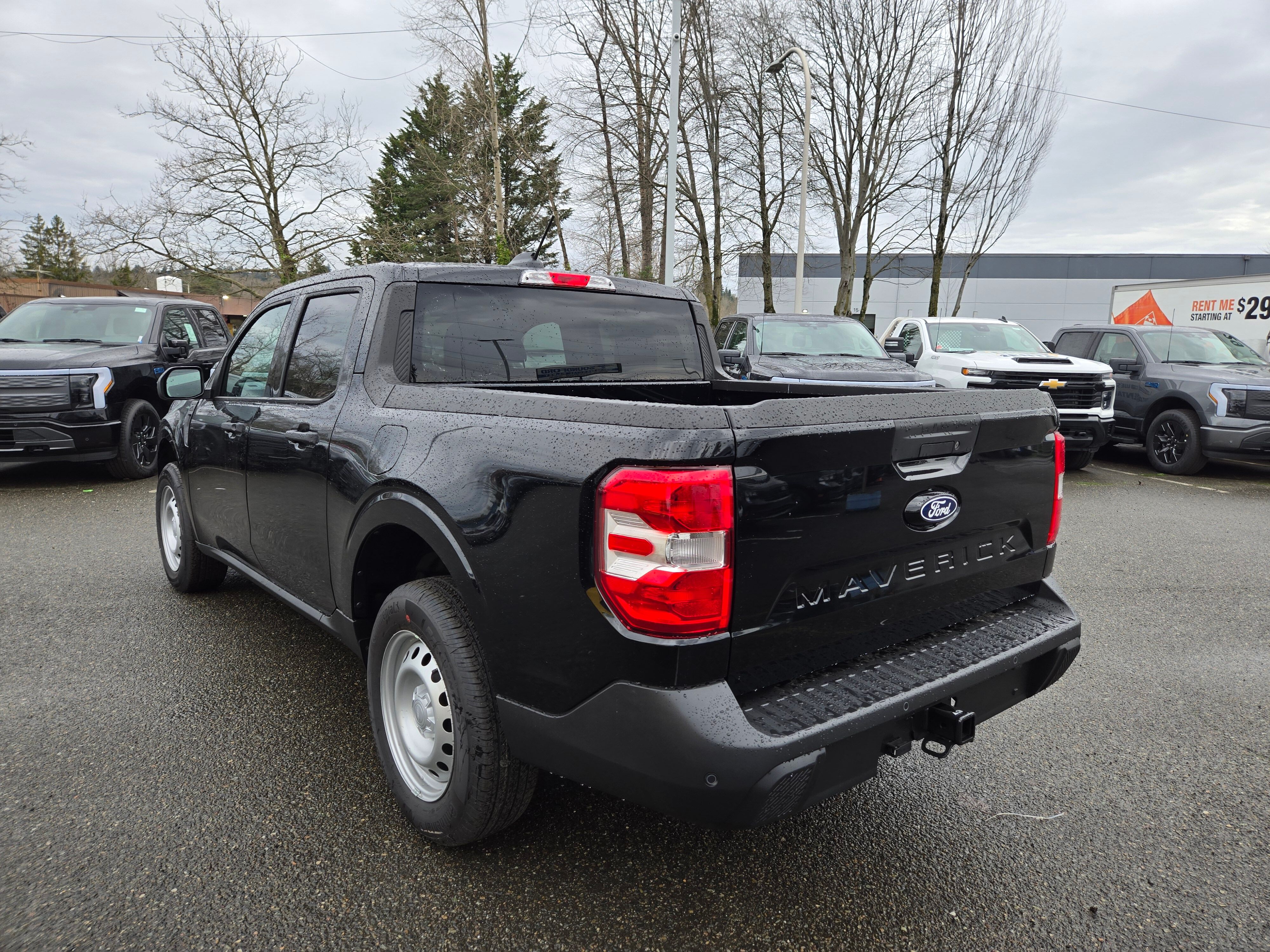 View vehicle photo 7