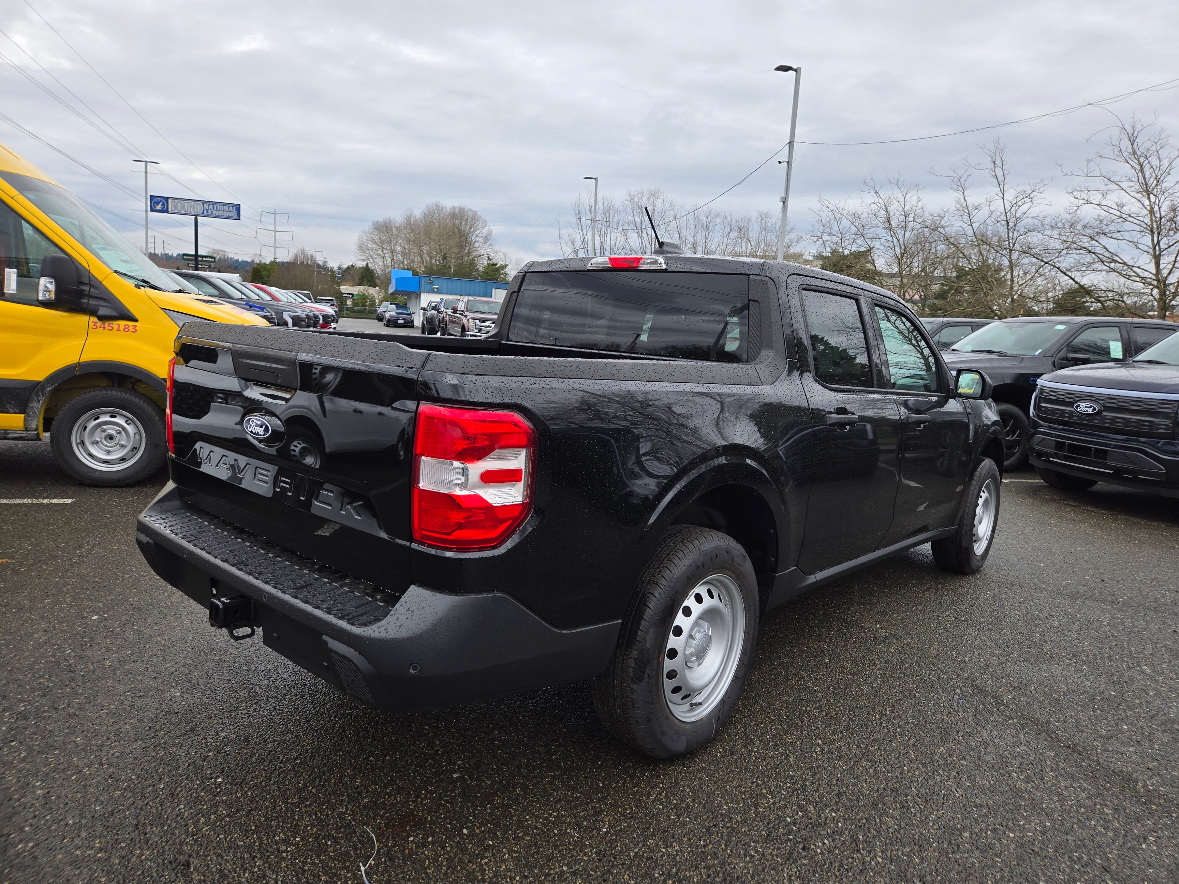 View vehicle photo 5