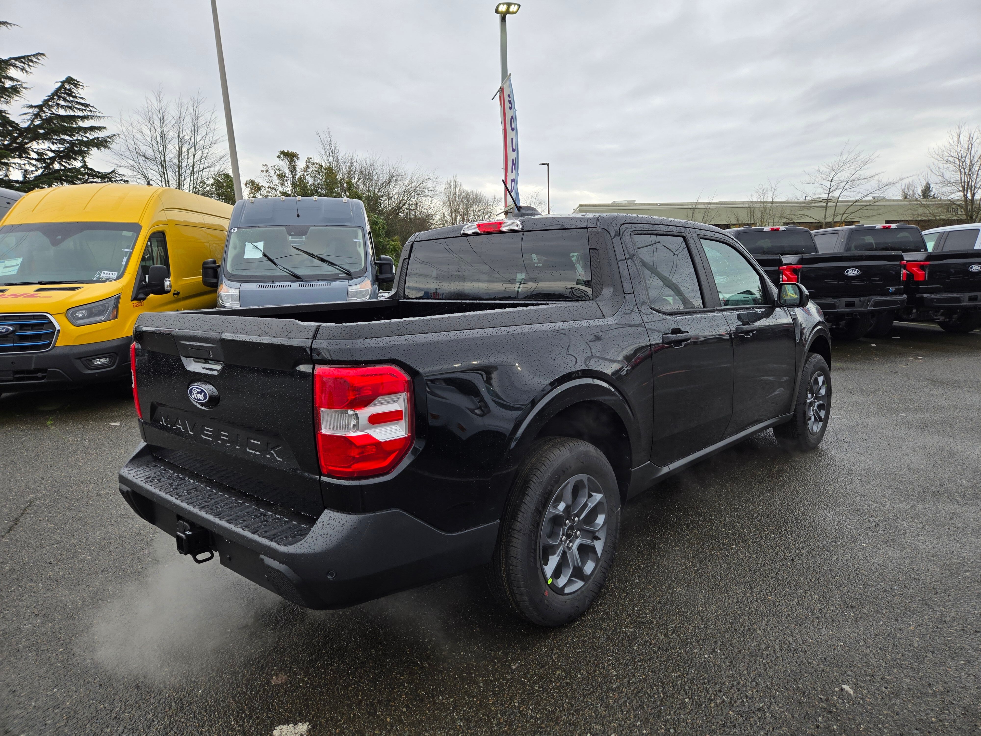 View vehicle photo 5