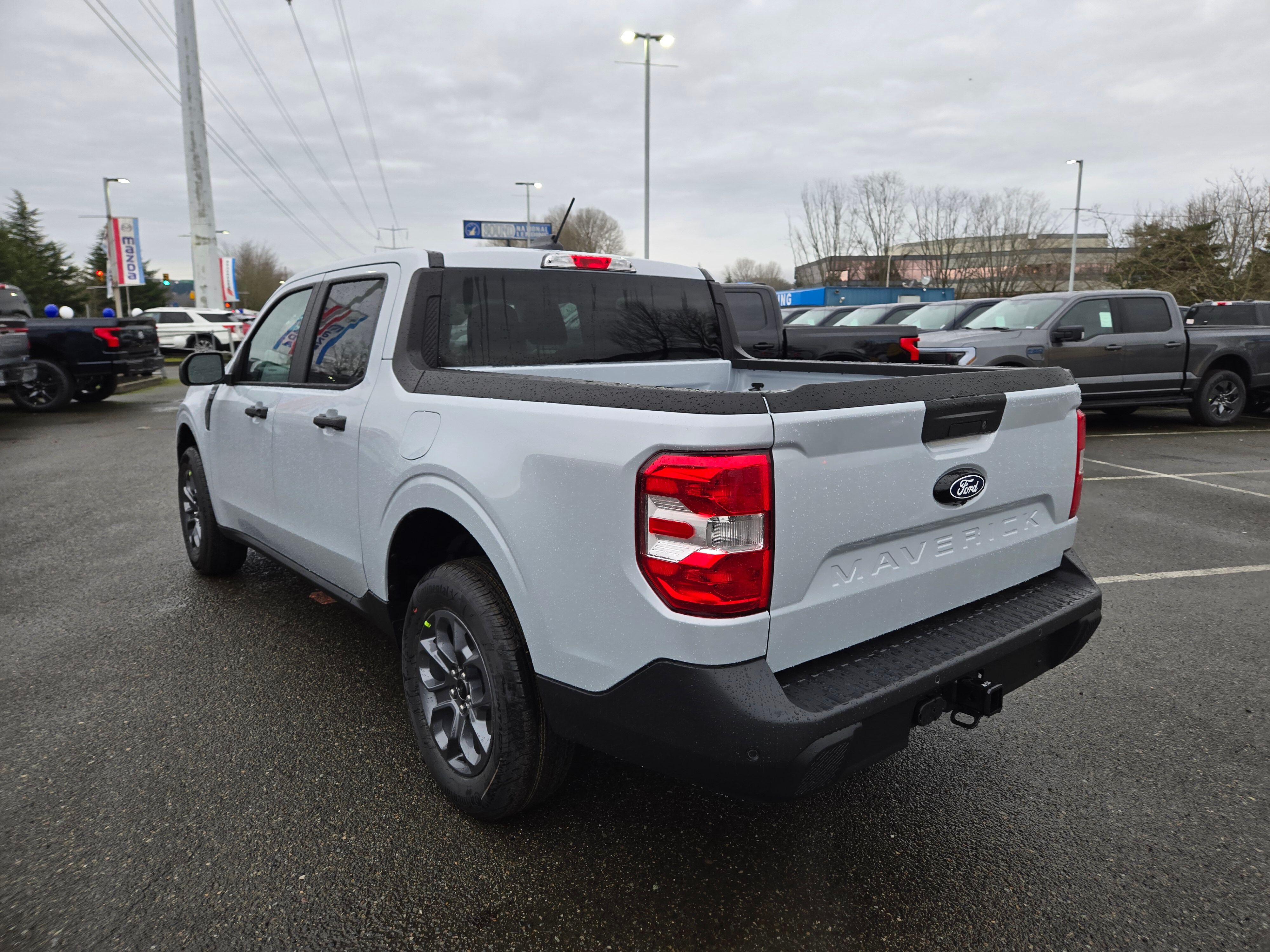 View vehicle photo 7