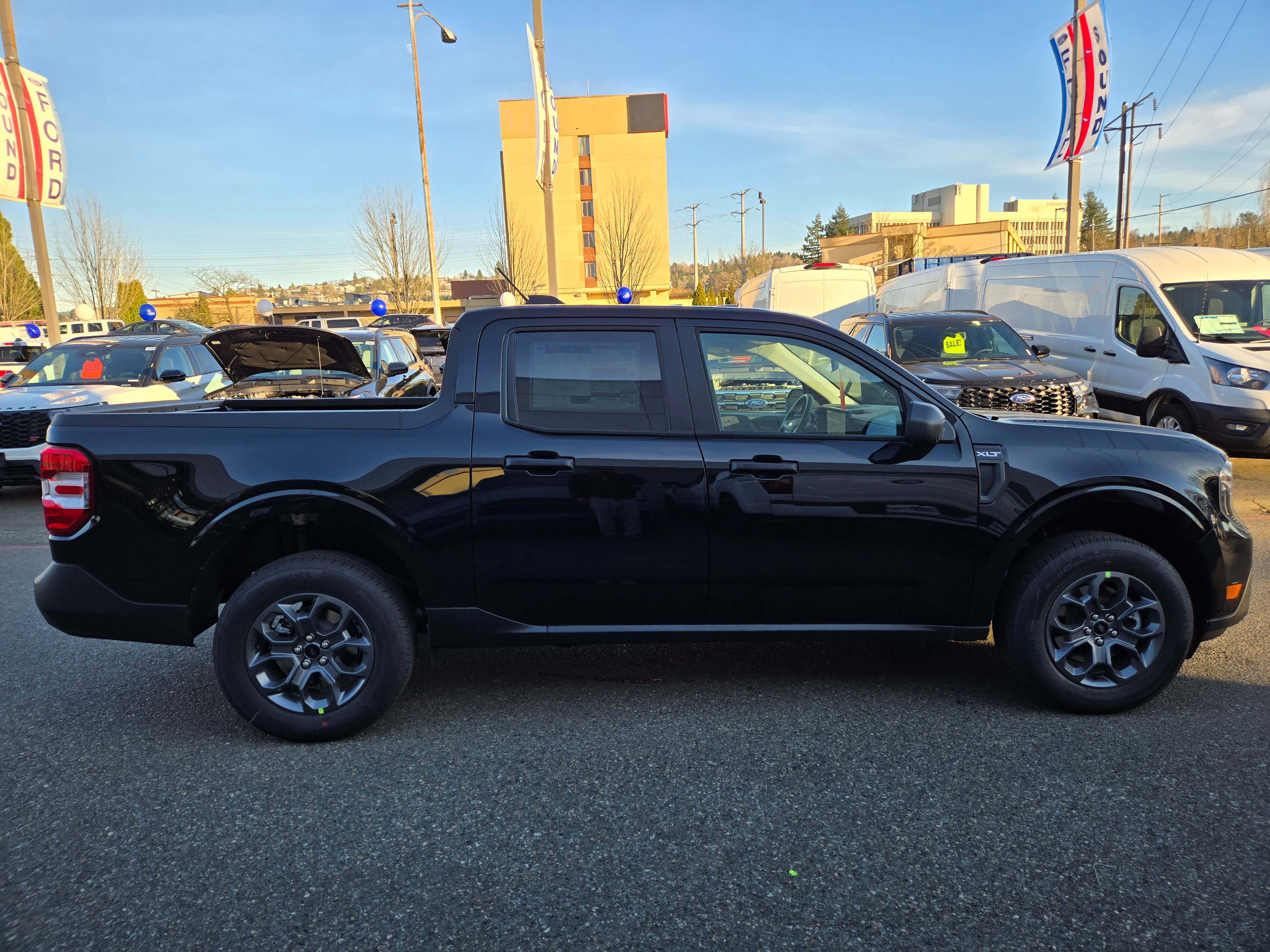 View vehicle photo 4