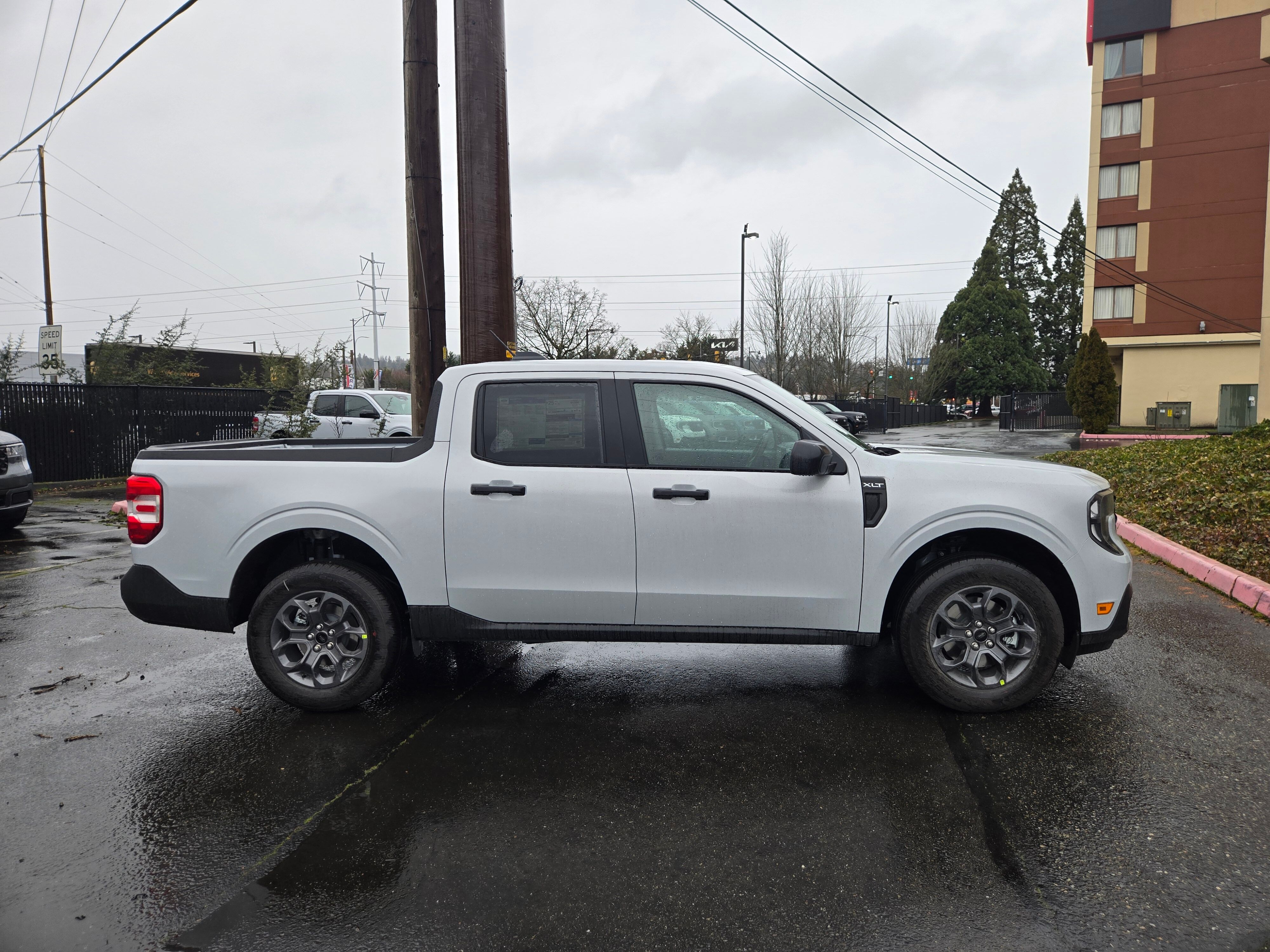 View vehicle photo 4