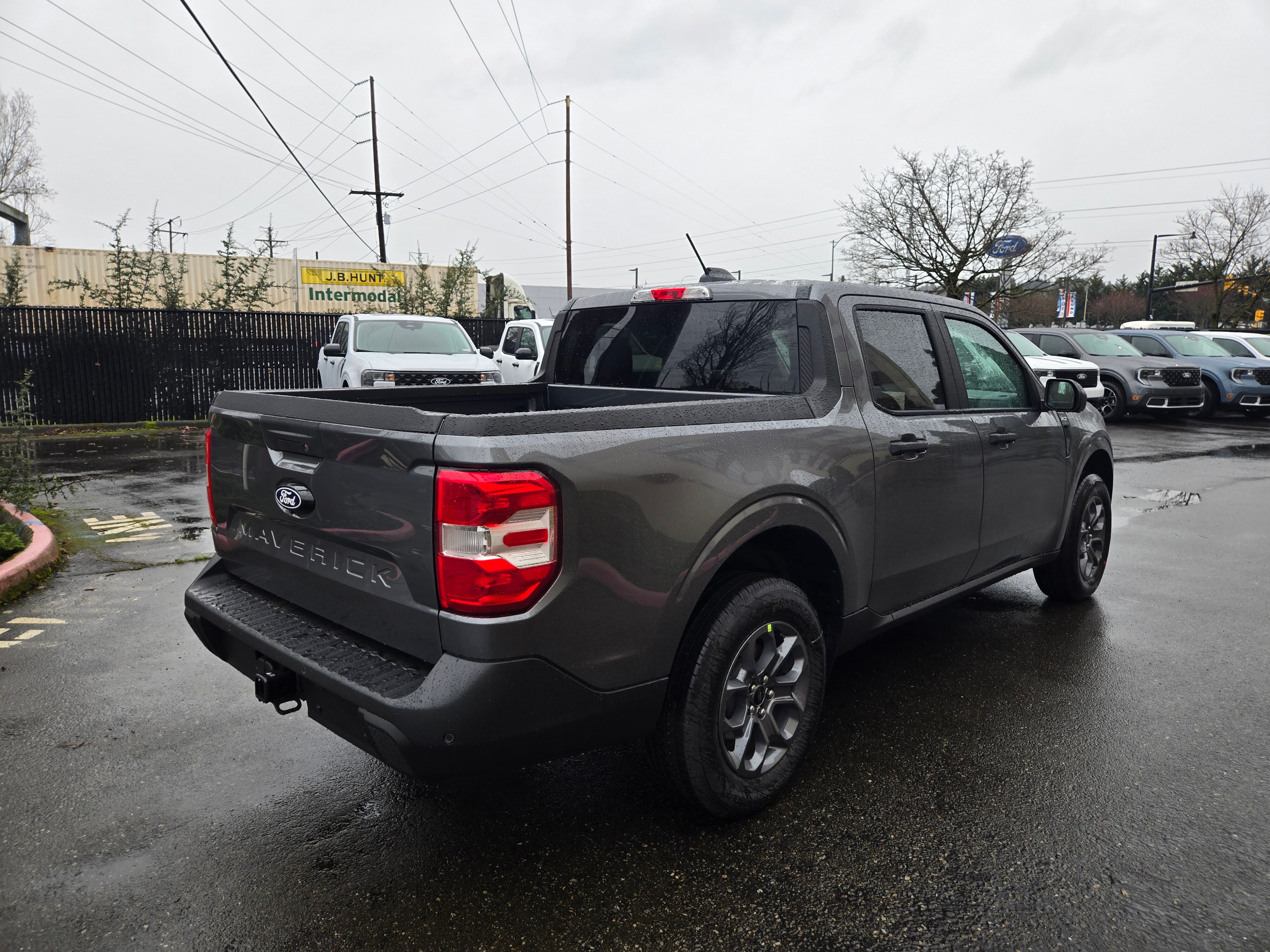 View vehicle photo 4