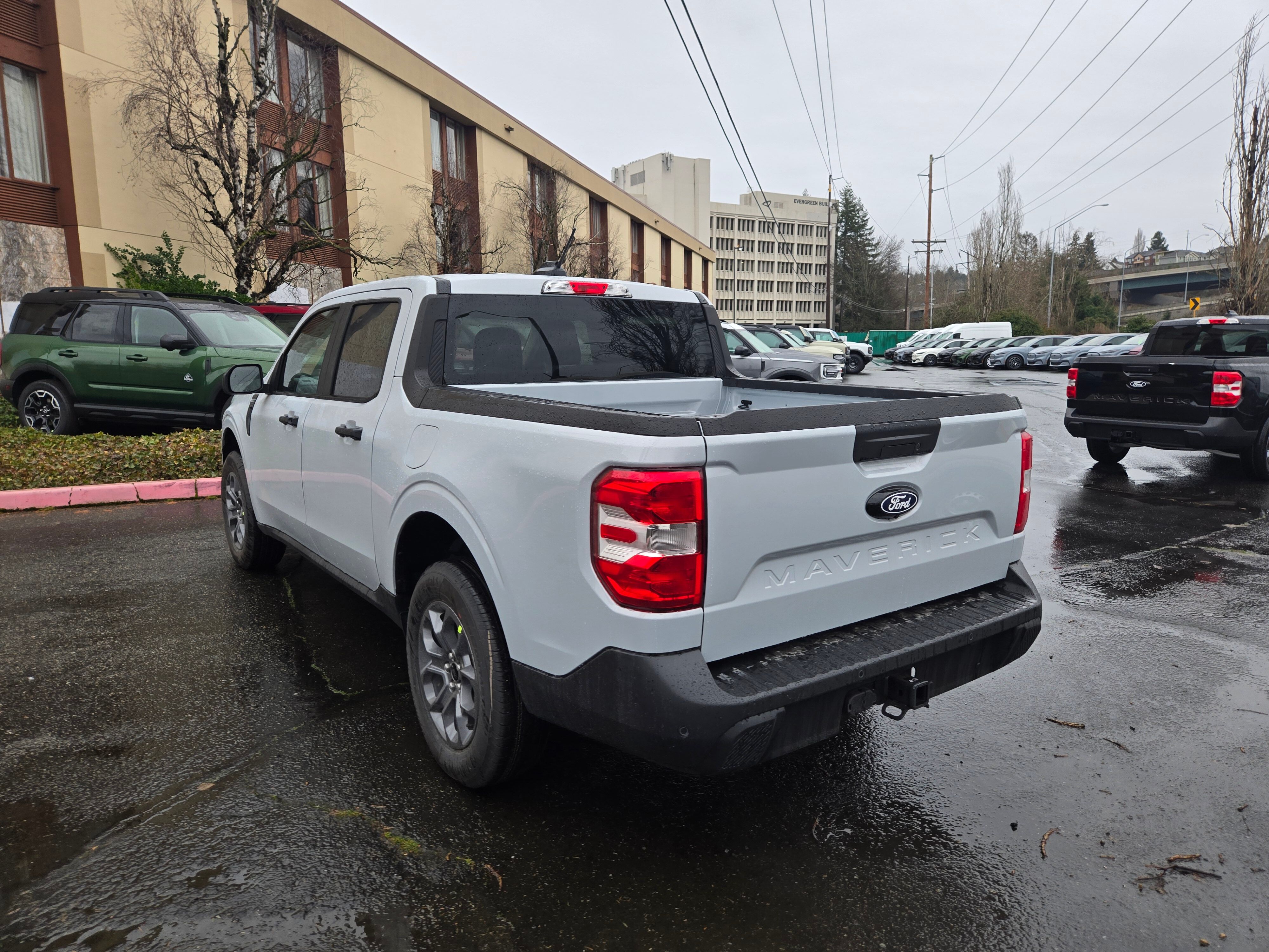 View vehicle photo 7