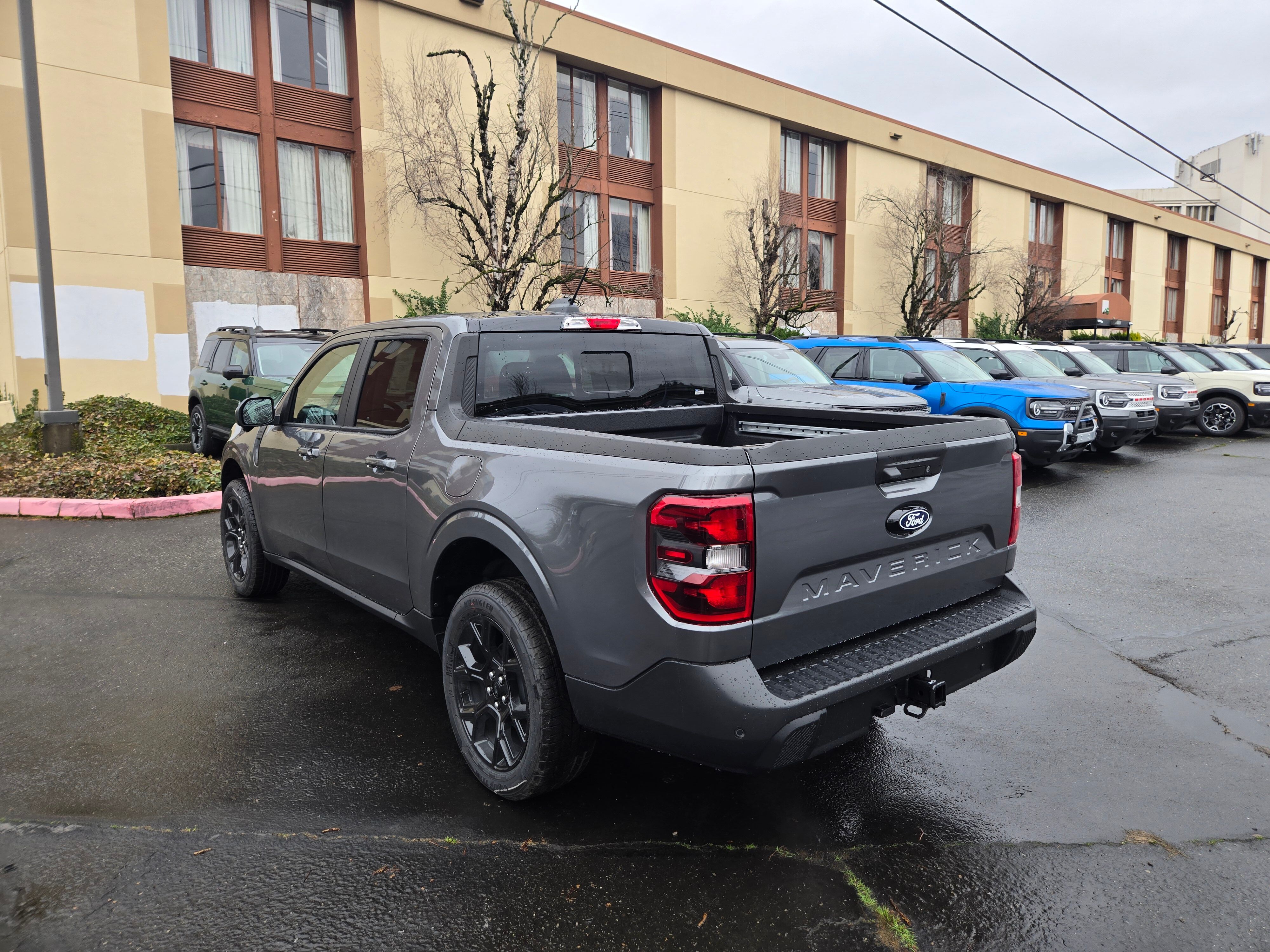View vehicle photo 7