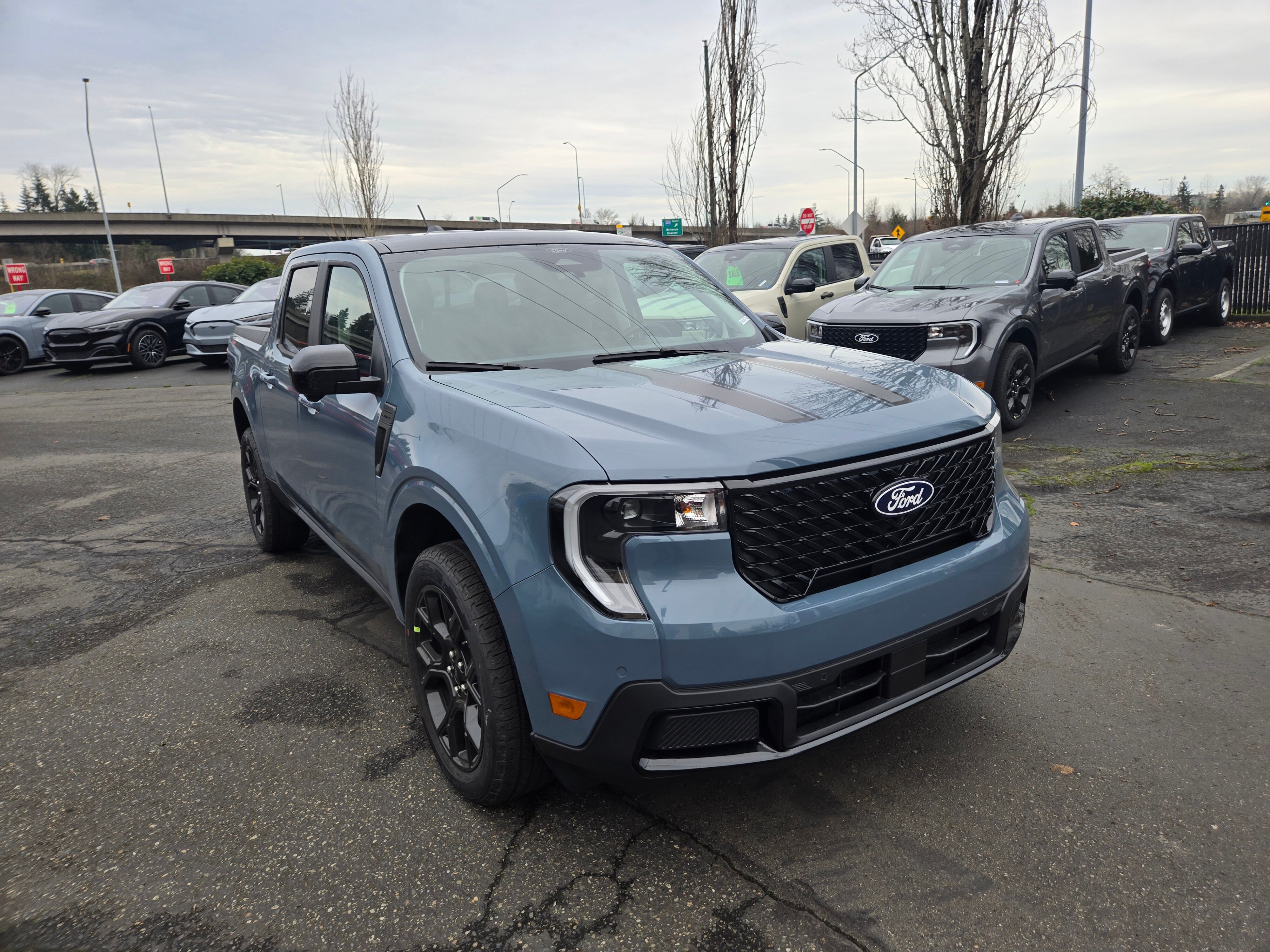 View vehicle photo 3