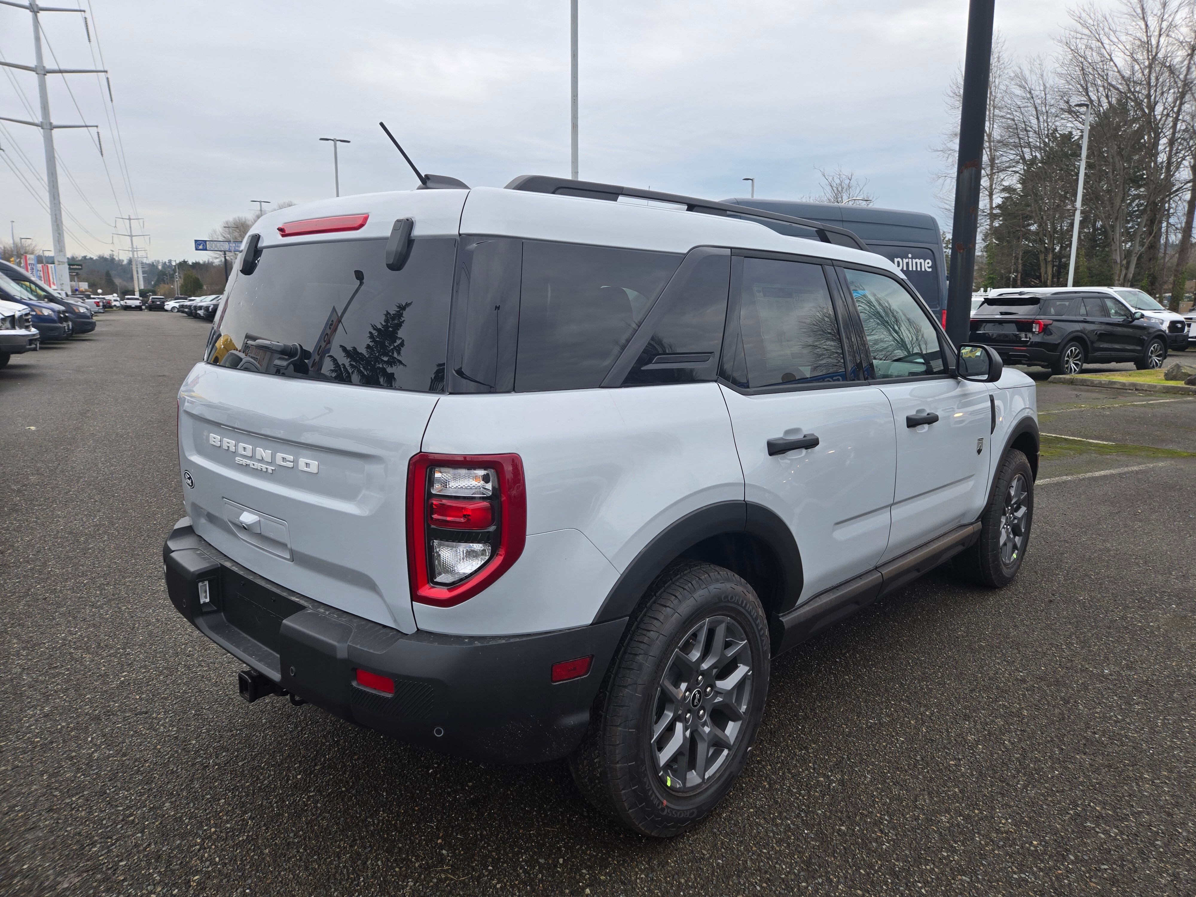 View vehicle photo 5