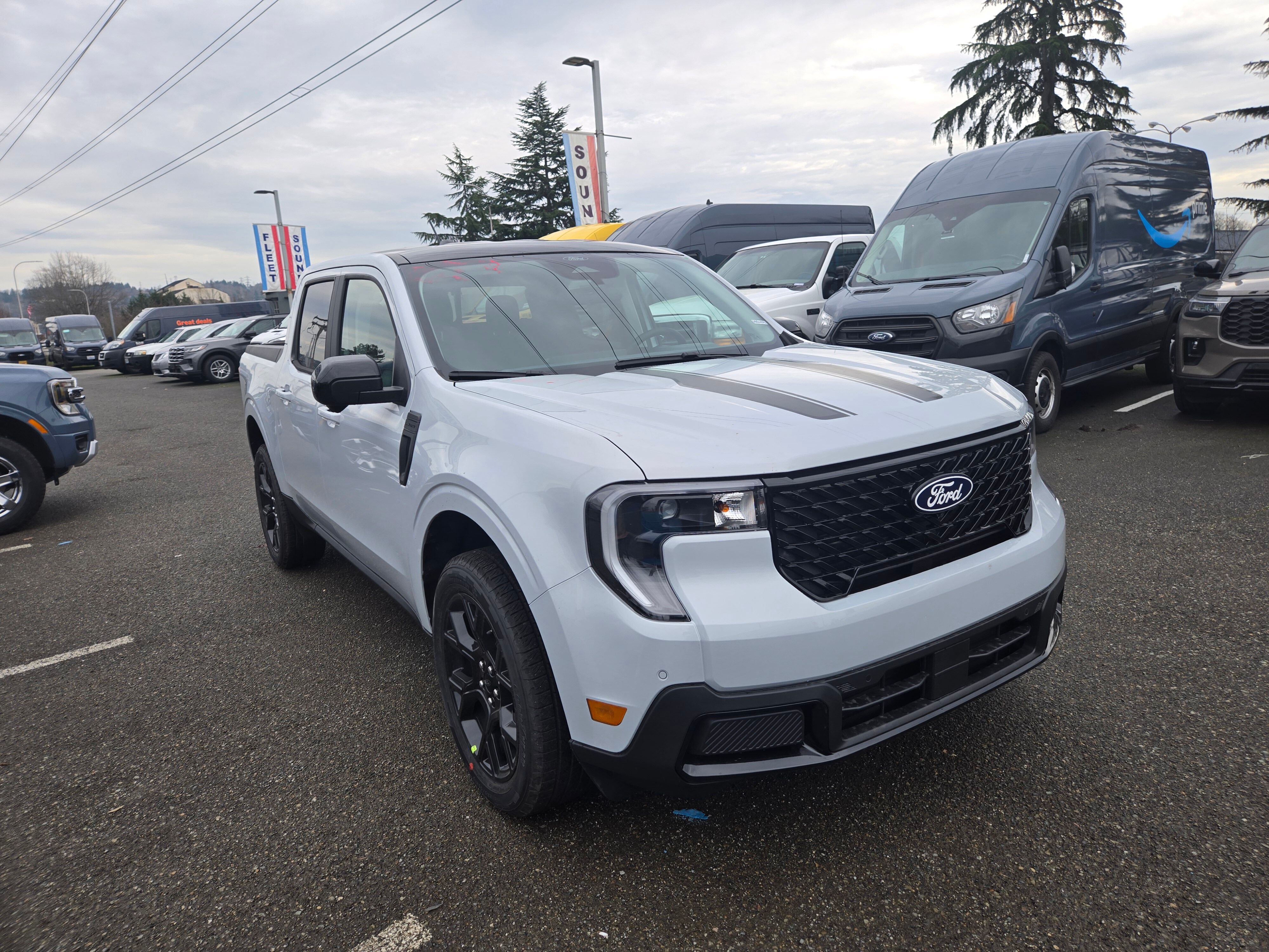 View vehicle photo 3