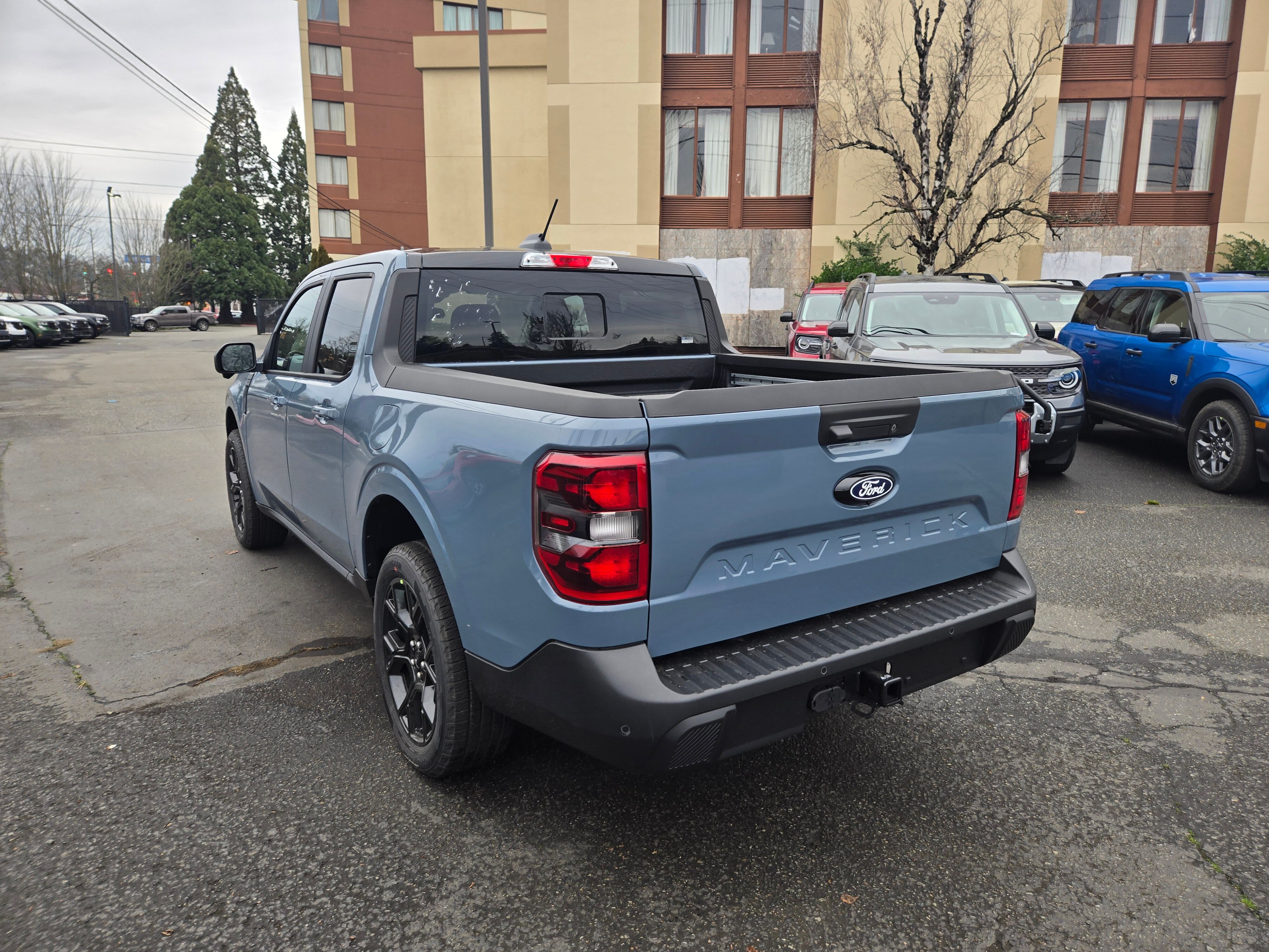 View vehicle photo 7