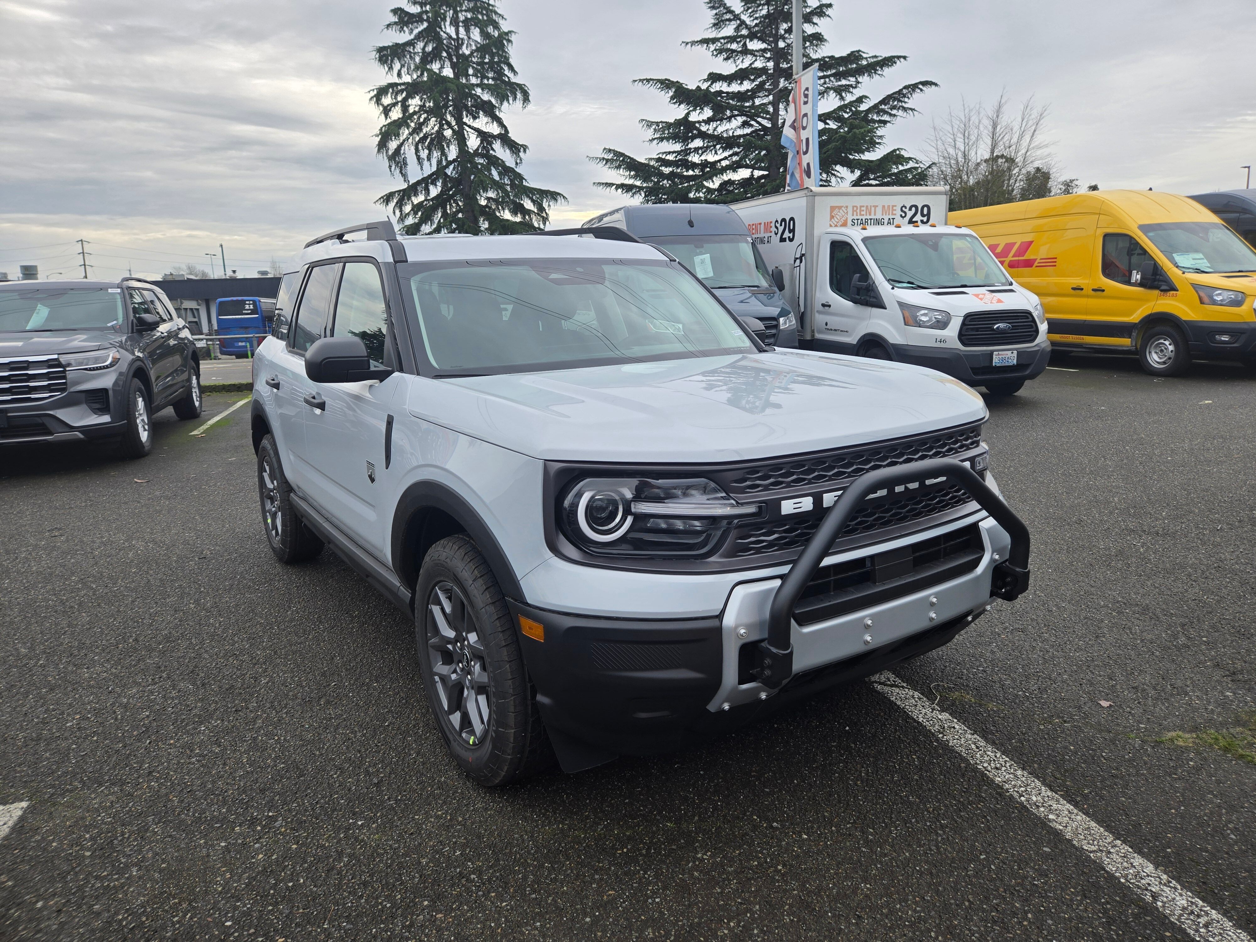 View vehicle photo 3