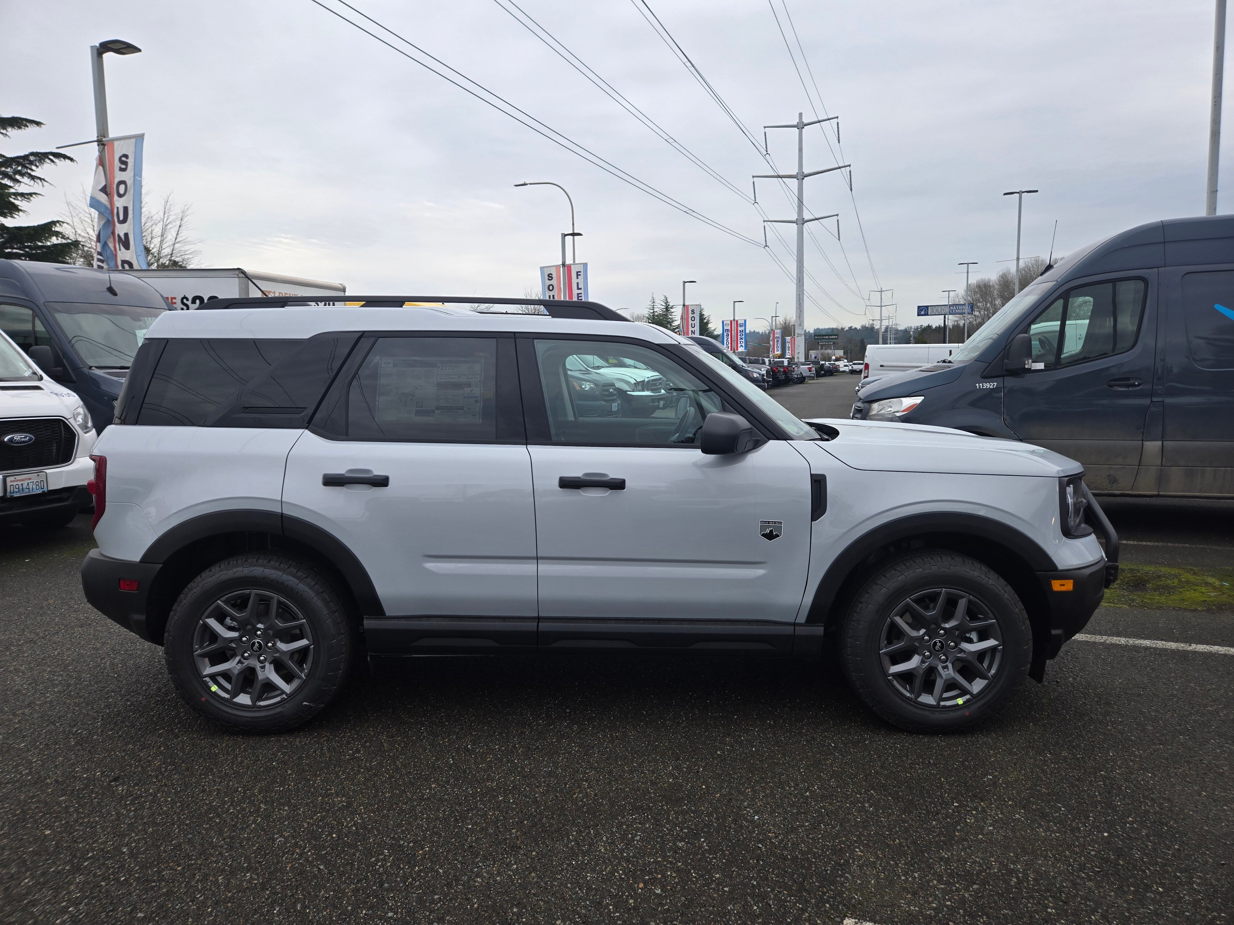View vehicle photo 4