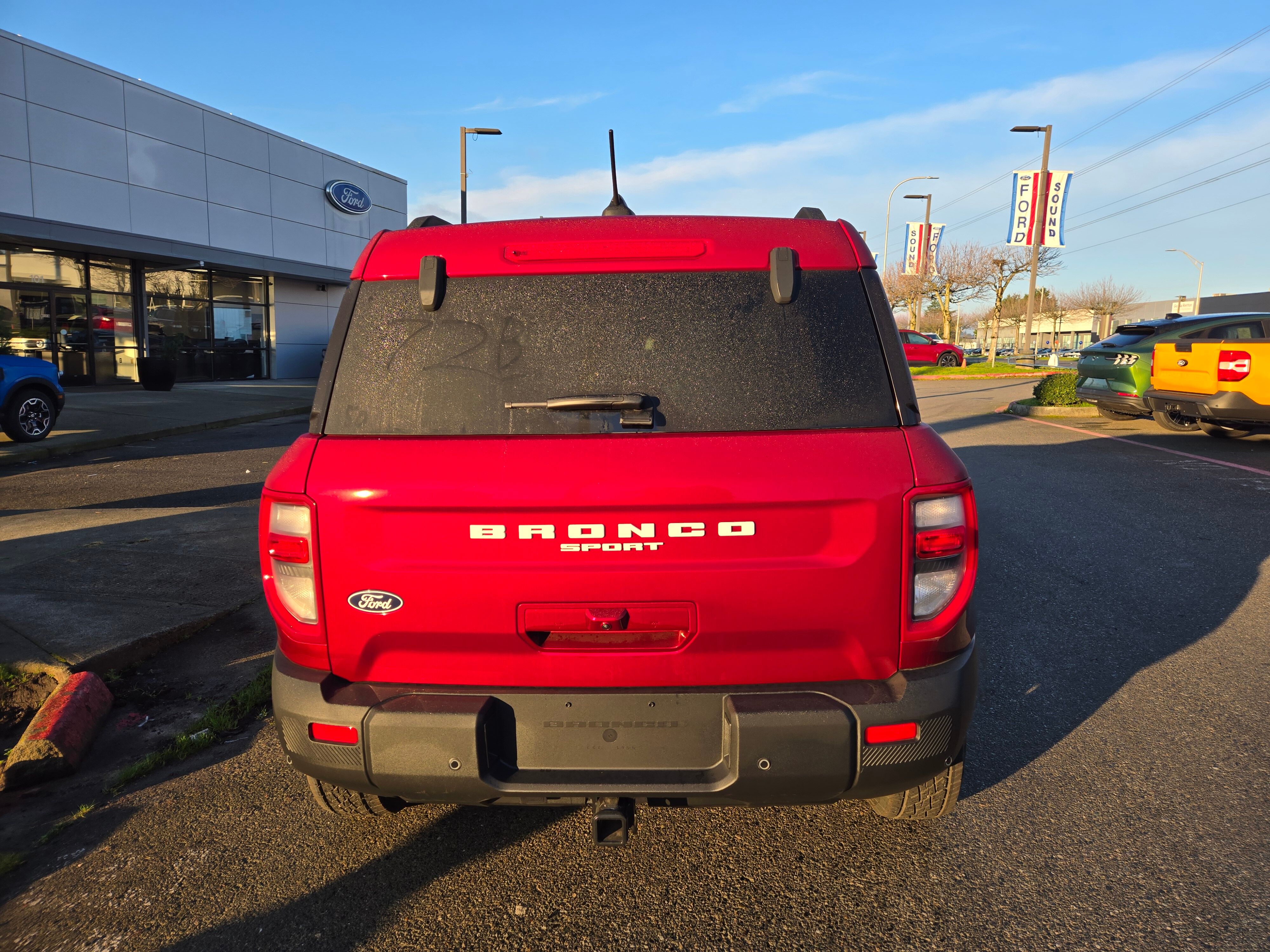 View vehicle photo 5