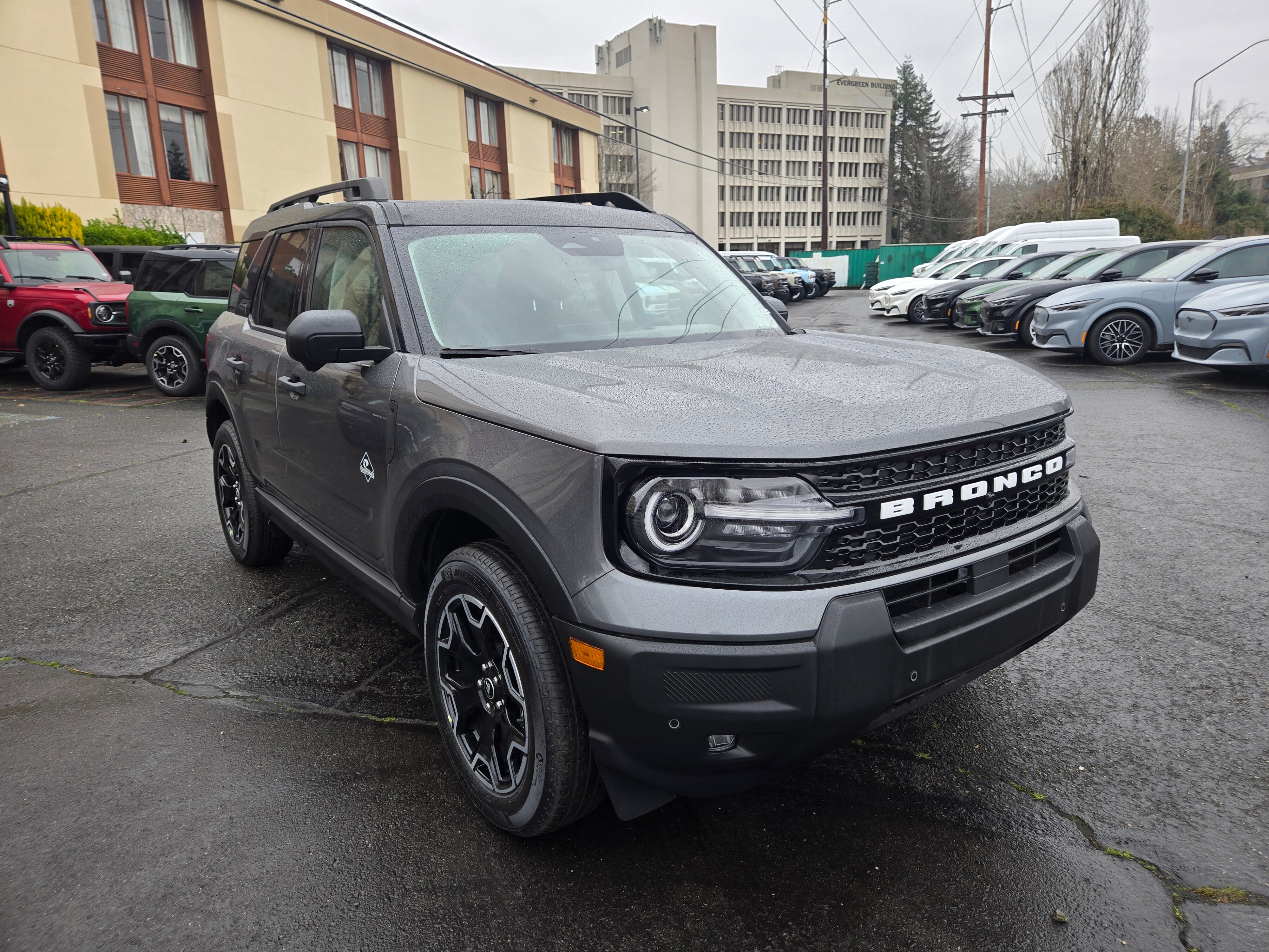 View vehicle photo 3