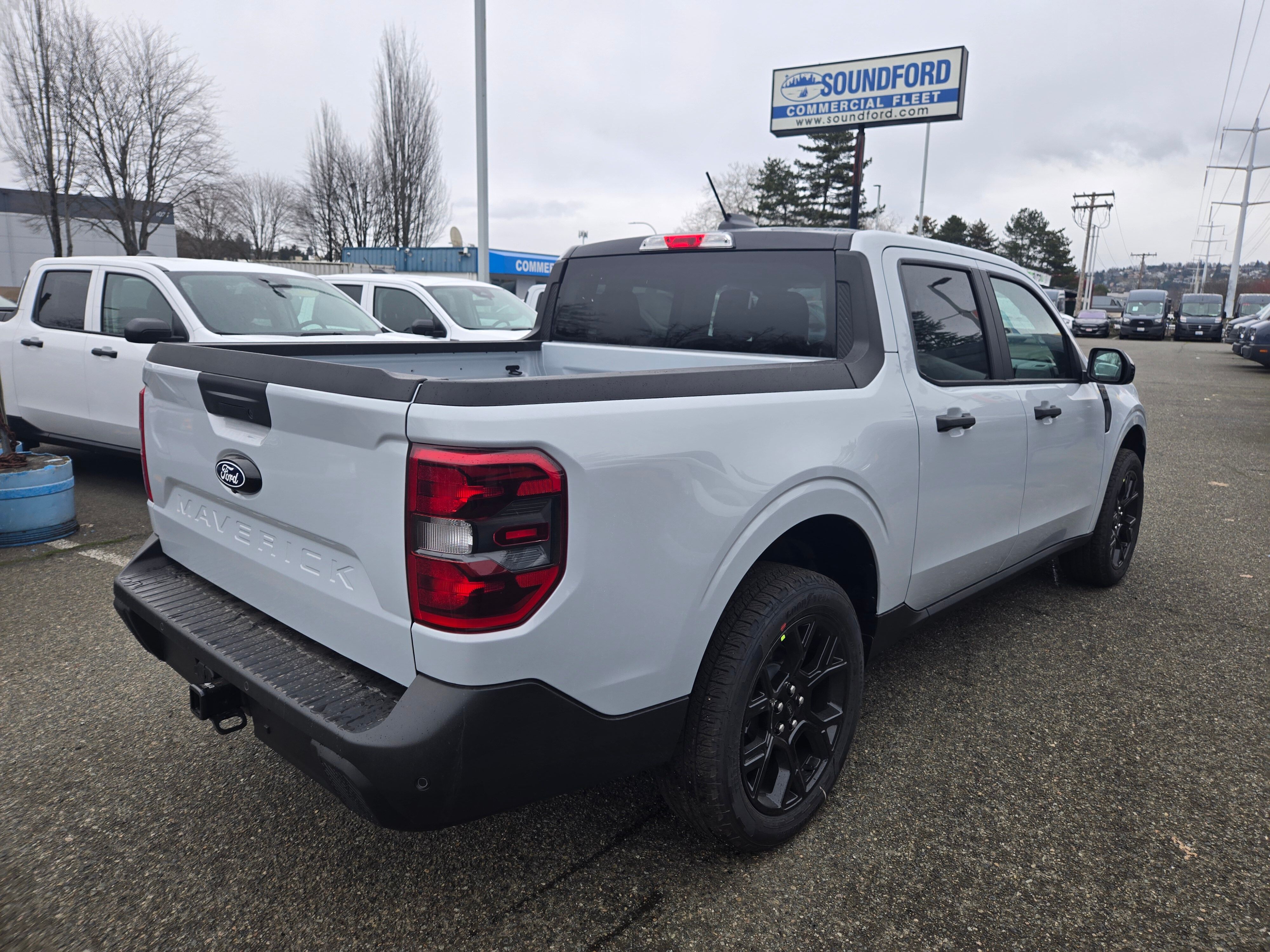 View vehicle photo 5