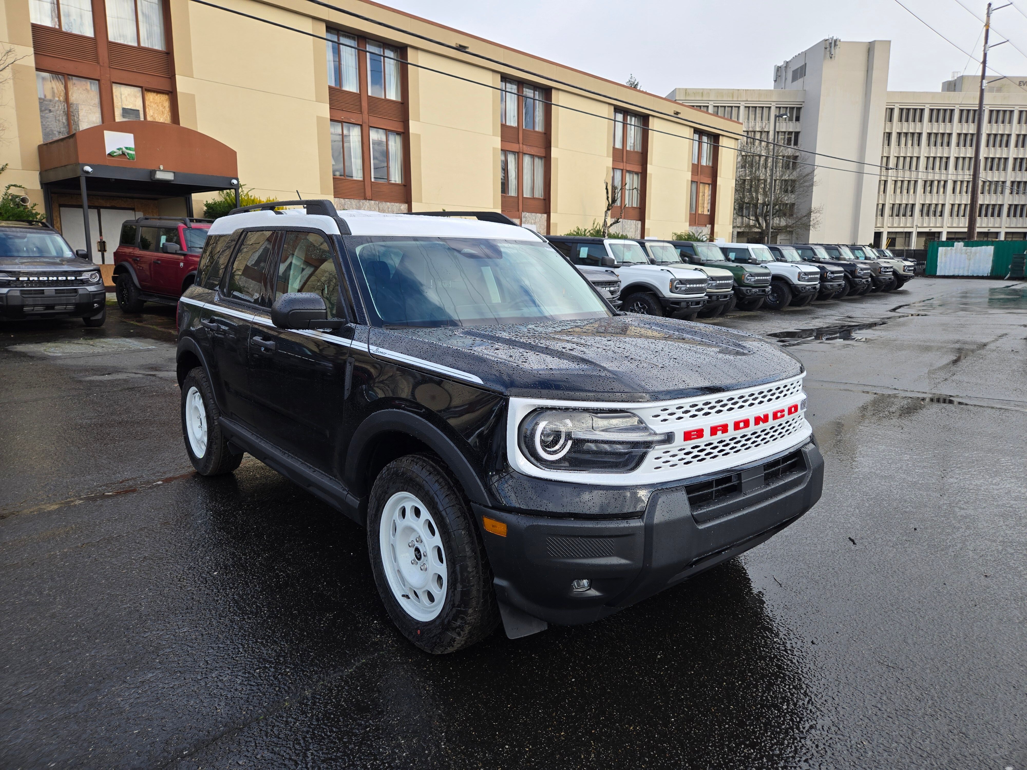 View vehicle photo 3